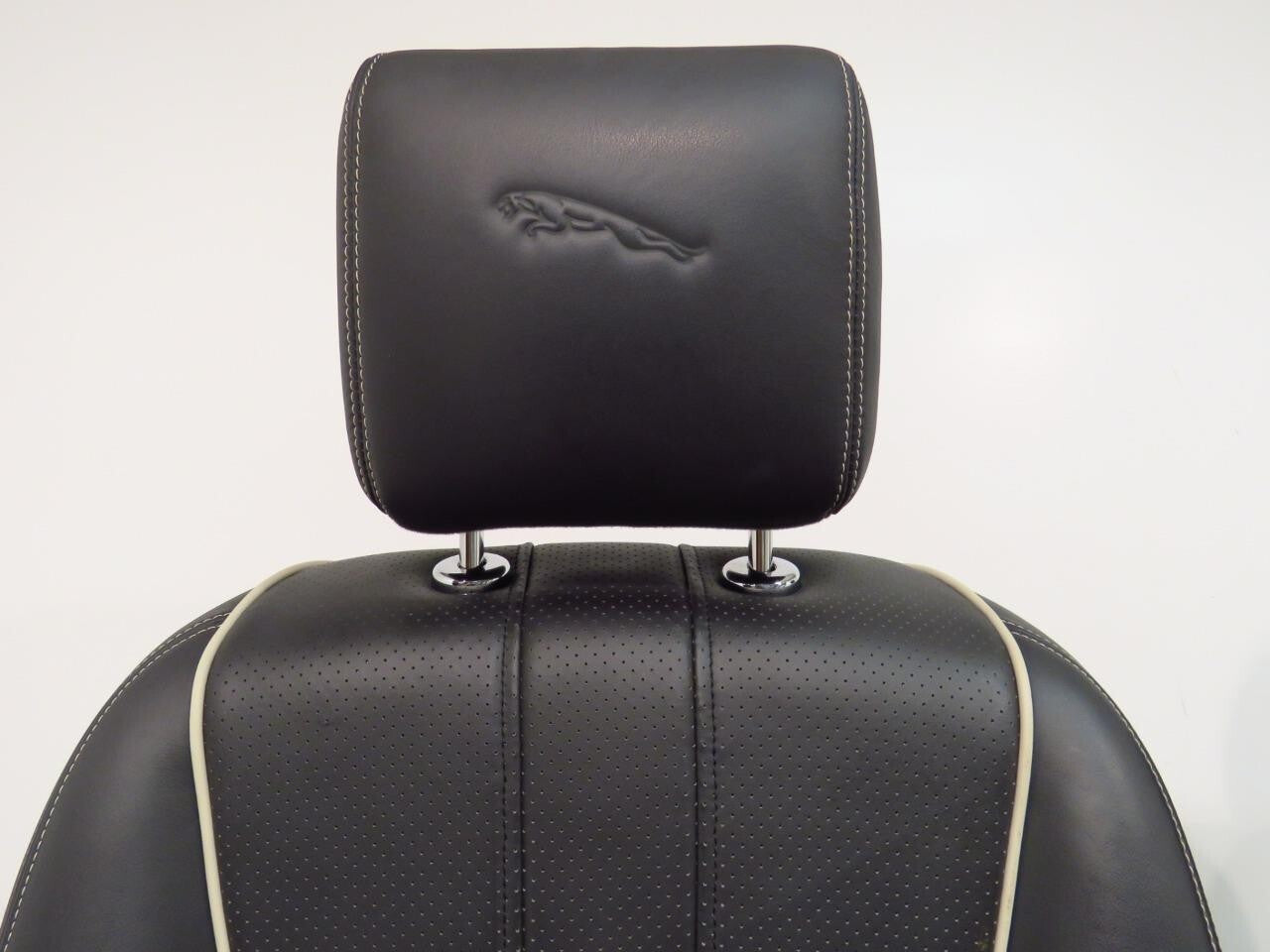 2010 - 2015 Jaguar XJ-L (X351) Black Leather Heated & Powered Front Seats