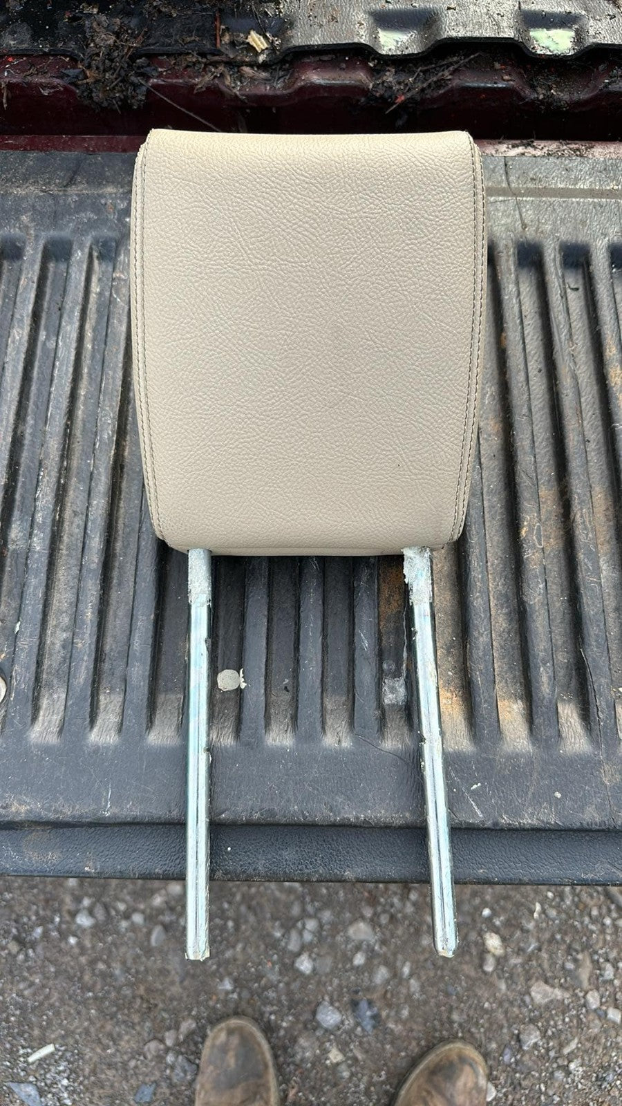 2010 - 2016 Land Rover LR4 Rear Headrest Set of 3, L319, Almond Beige