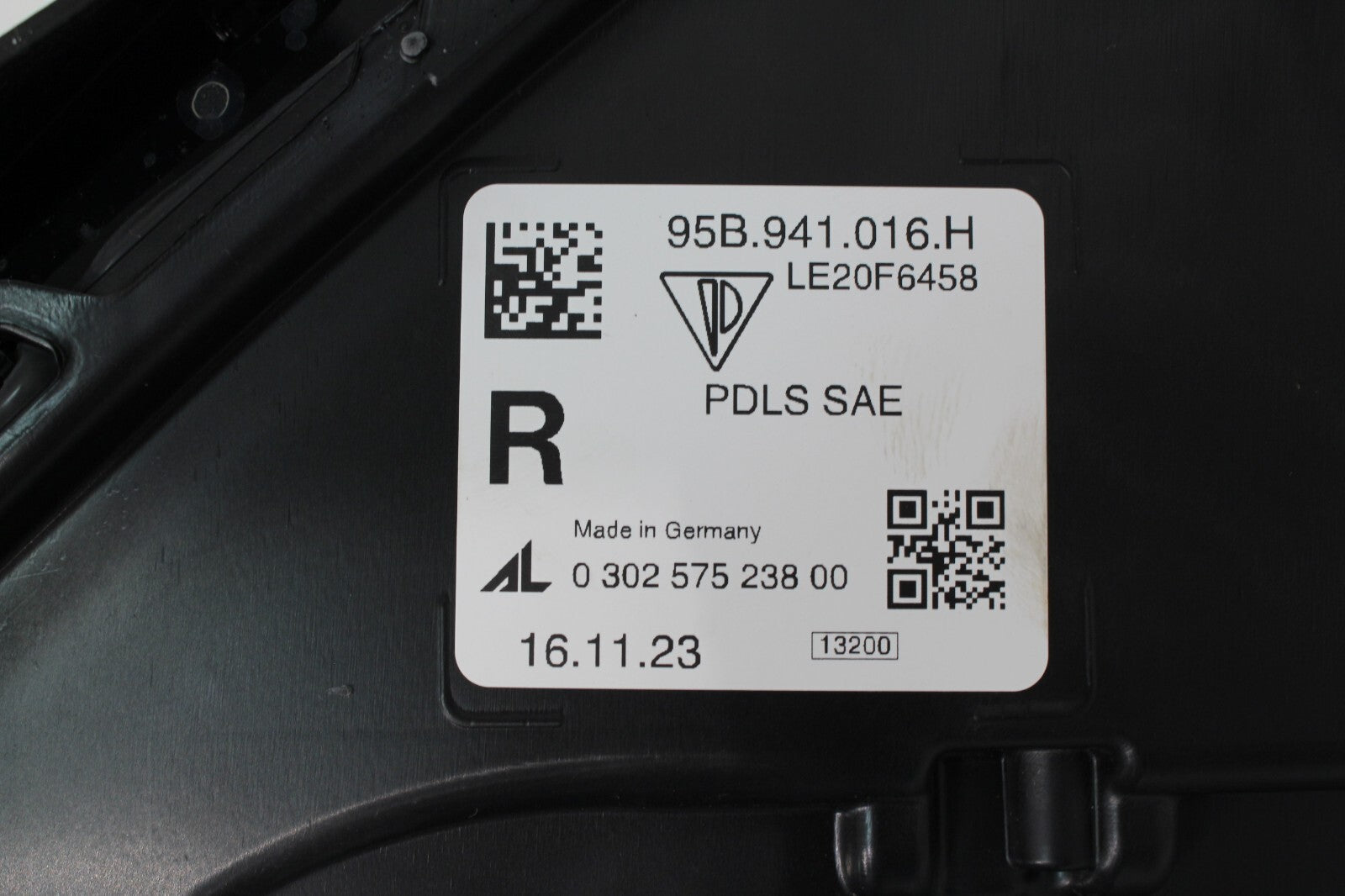 2022 - 2025 Porsche Macan PDLS LED Adaptive Headlight Passenger Side RH OEM MINT