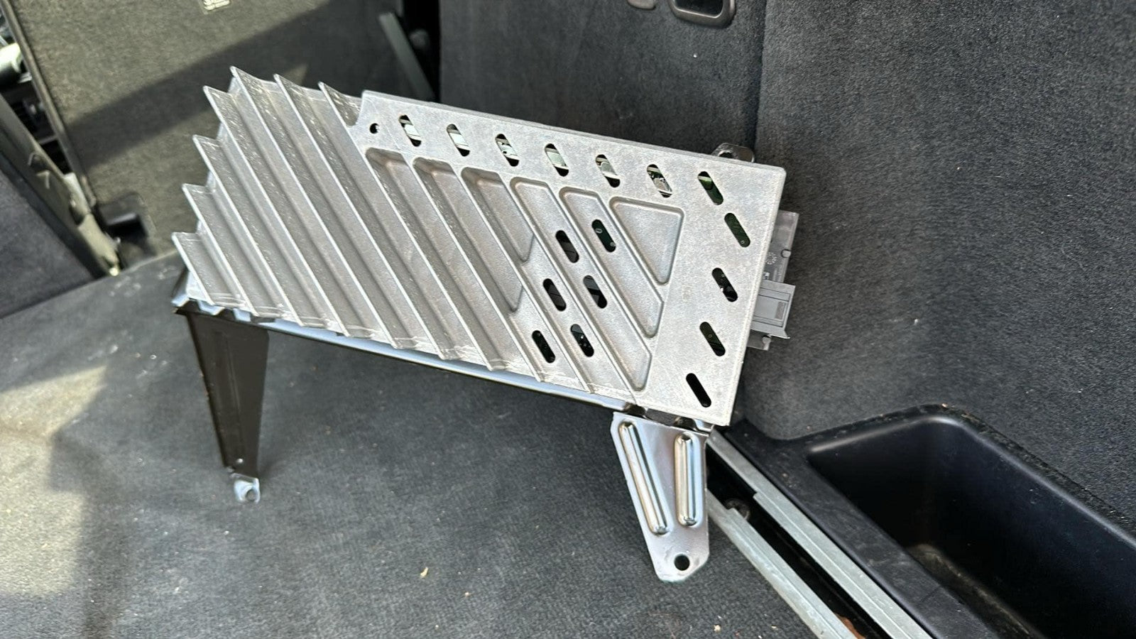 2014 - 2018 BMW X5 F15 X6 F16 SOUND SYSTEM SPEAKER AMPLIFIER W/ Bracket OEM