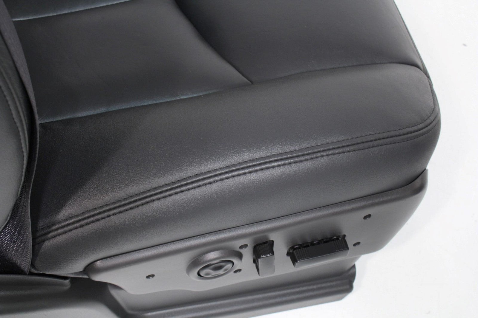 99-06 Sierra Silverado Front Seats, Dark Pewter Leather, Power Lumbar Bolster