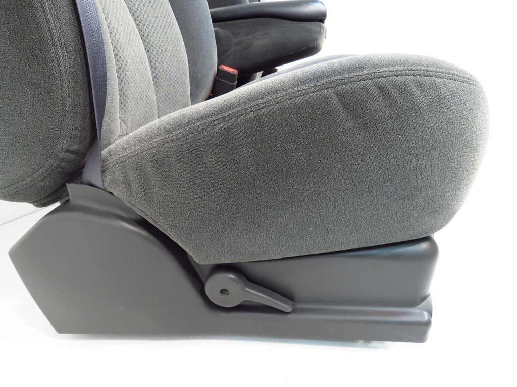 1999 - 2006 GM Sierra Silverado Front Seats Set, Manual Dark Gray Cloth 40-20-40