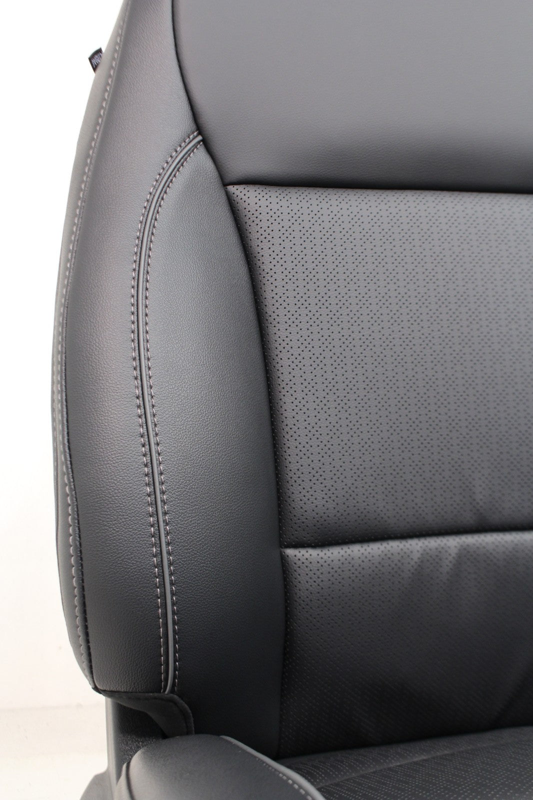 2021 - 2026 Ford F150 Super Duty Front Seats, Lariat Black Leather Heated Cool