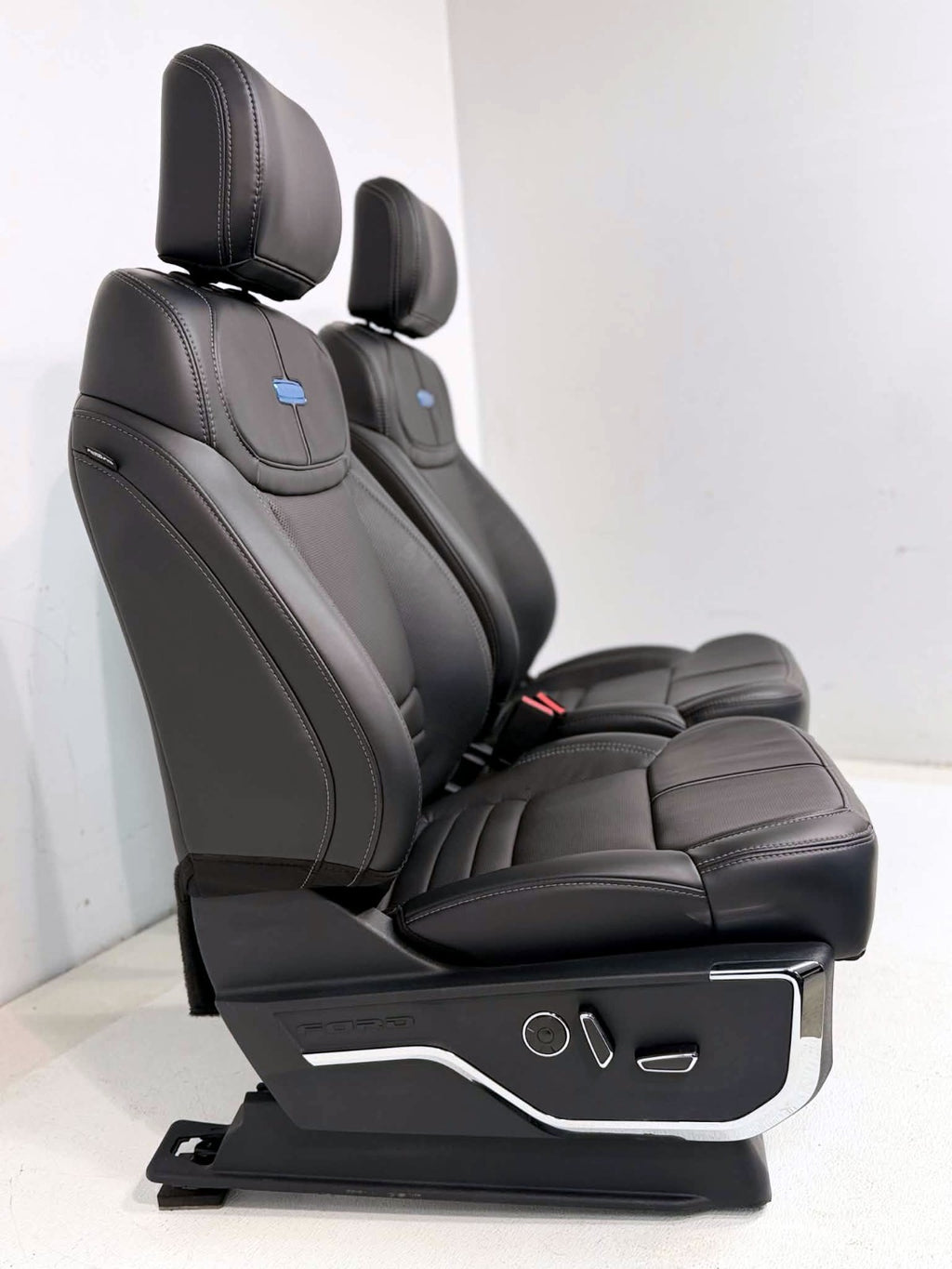 2021 - 2026 F-150 Super Duty Platinum Front Seats, Black Leather Gray Massaging