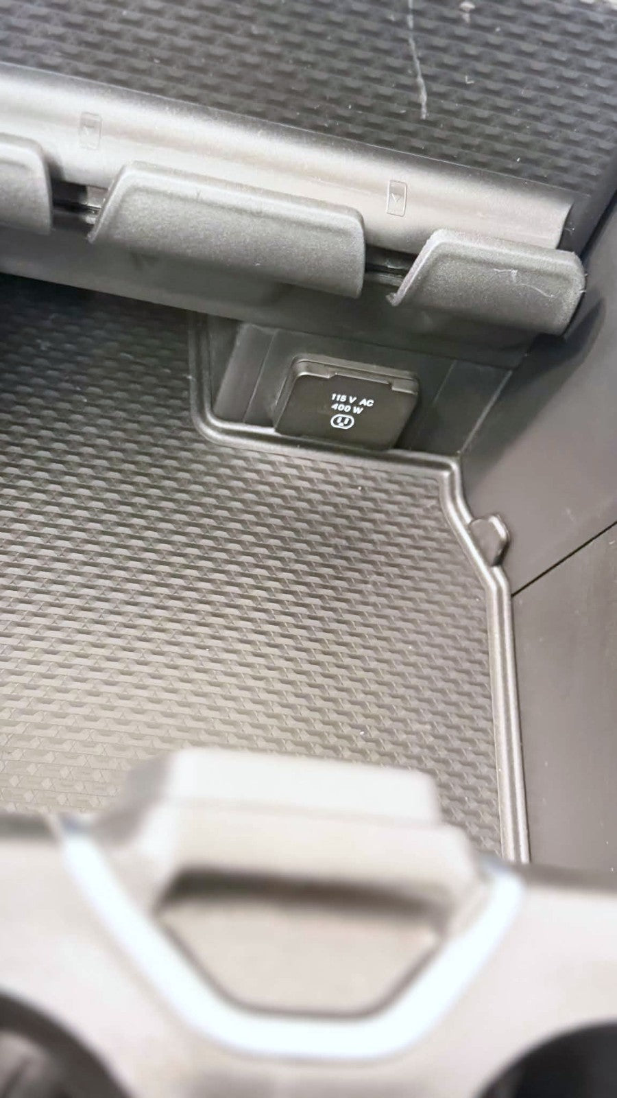2019 - 2026 DT Ram 1500 Center Console, Black Leather, Light Bronze Trim