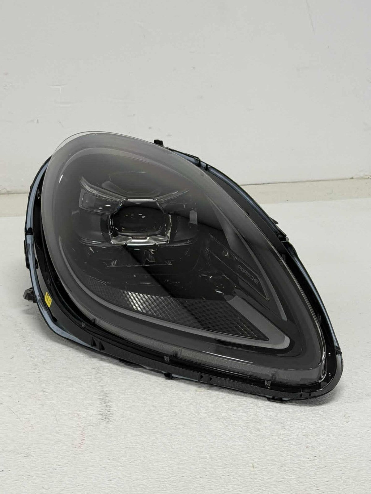 2022 - 2026 Porsche Macan PDLS Adaptive Headlight RH Passenger 95B941078S