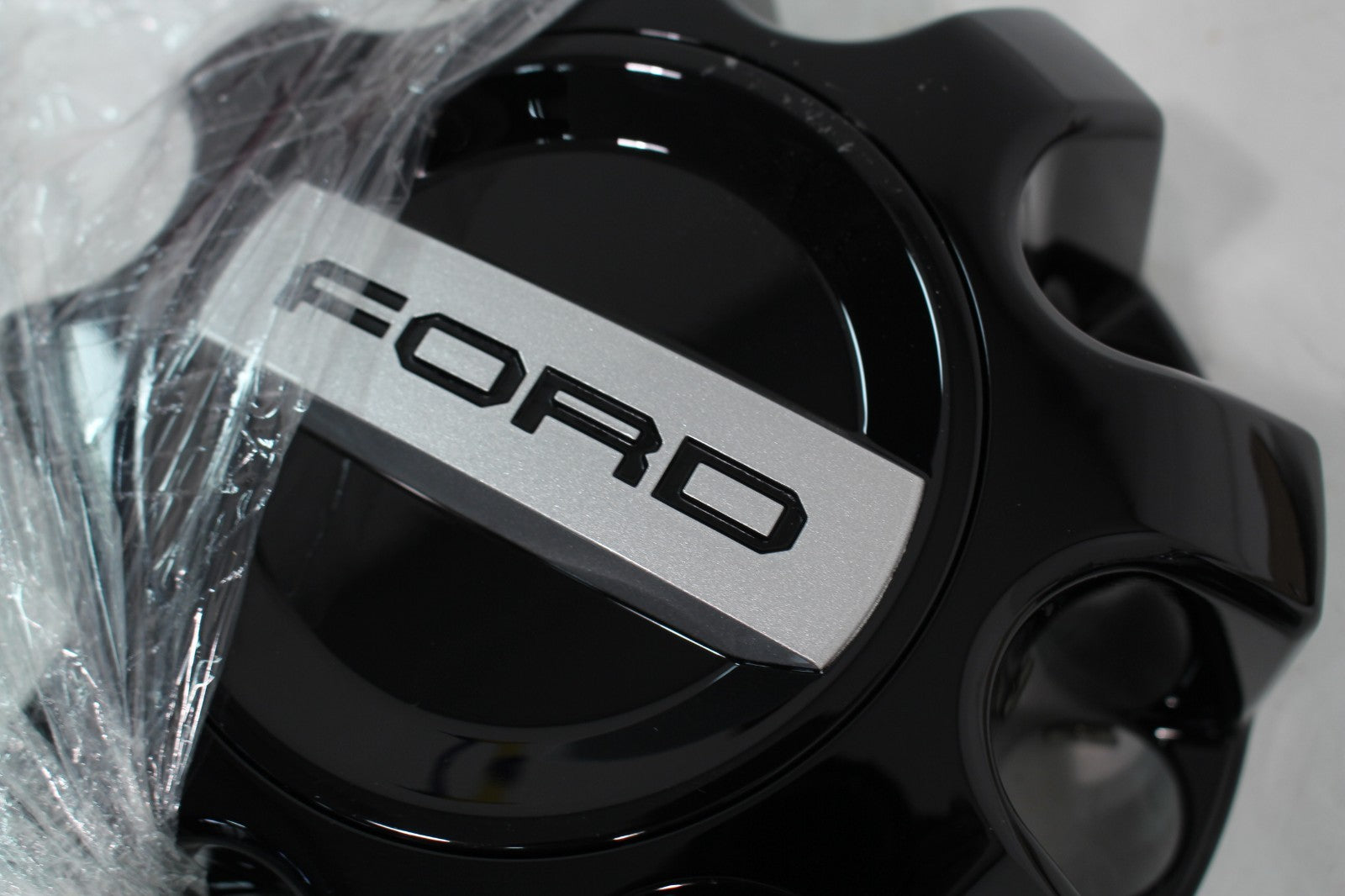 OEM '19-'26 Ford Super Duty Black 8 Lug Center Cap Set SRW 4WD KC3J-1A096 AA BC