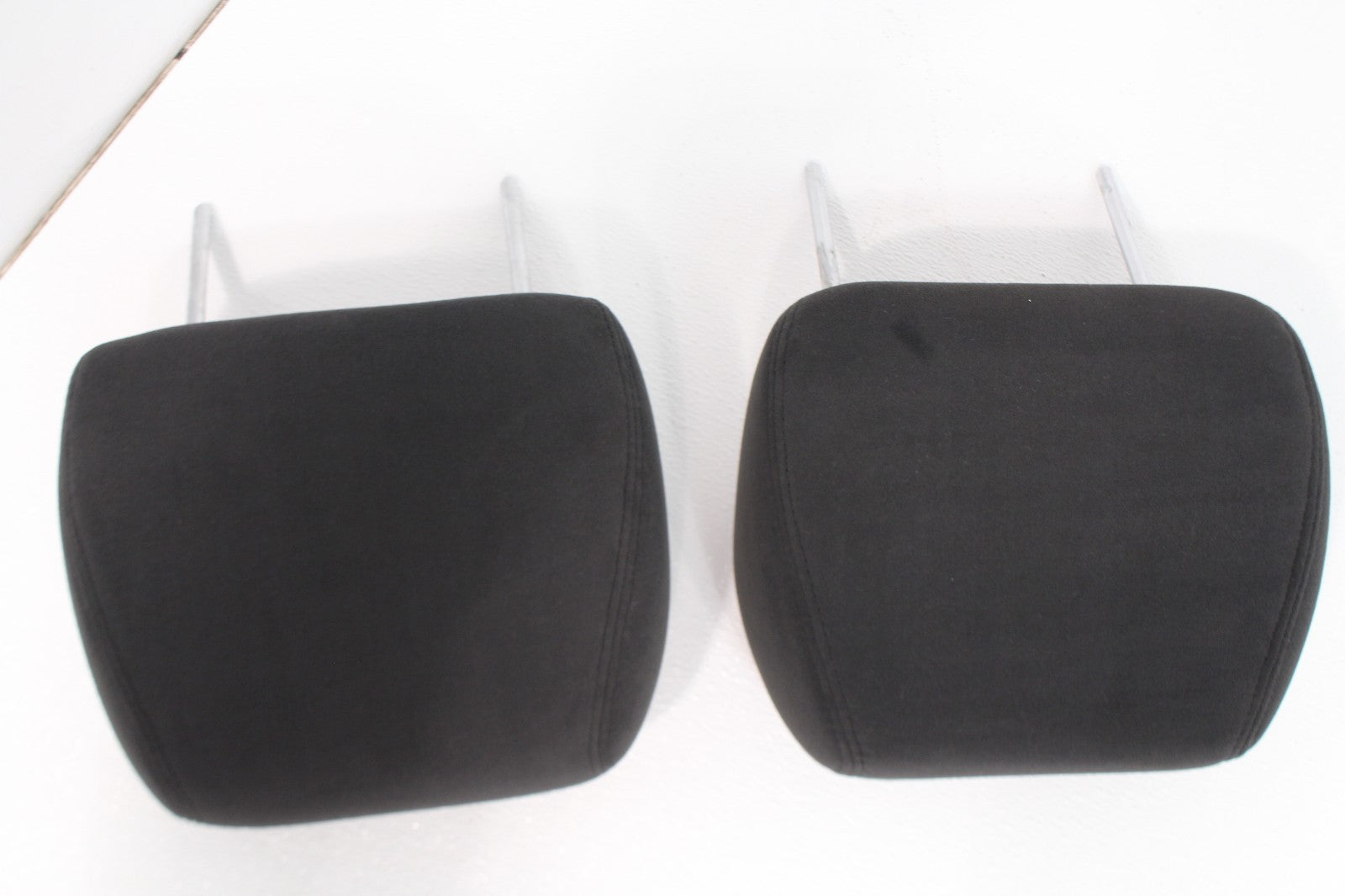 2007-2014 Silverado Tahoe Suburban Front Seat Headrests Set, Black Cloth 2-Way