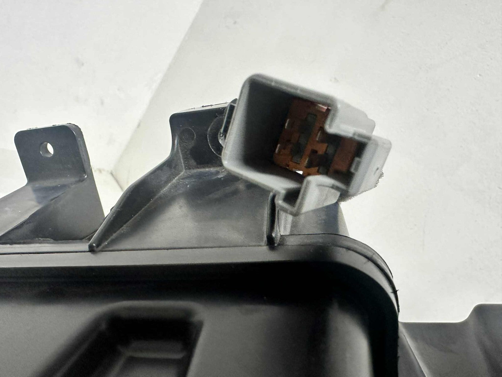 2014 - 2020 Grand Cherokee Rear Harman Kardon Subwoofer Sub Speaker OEM Factory