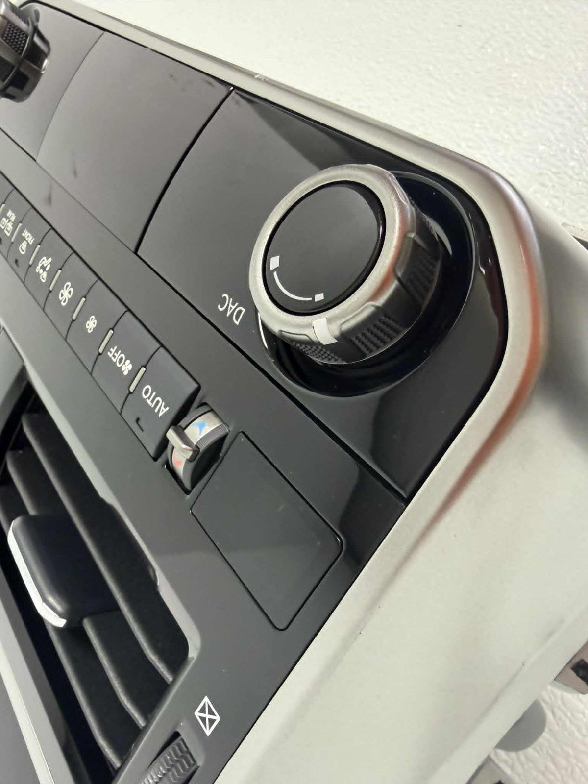 2022-2023 Lexus GX460 Navigation Screen Climate Control 86110