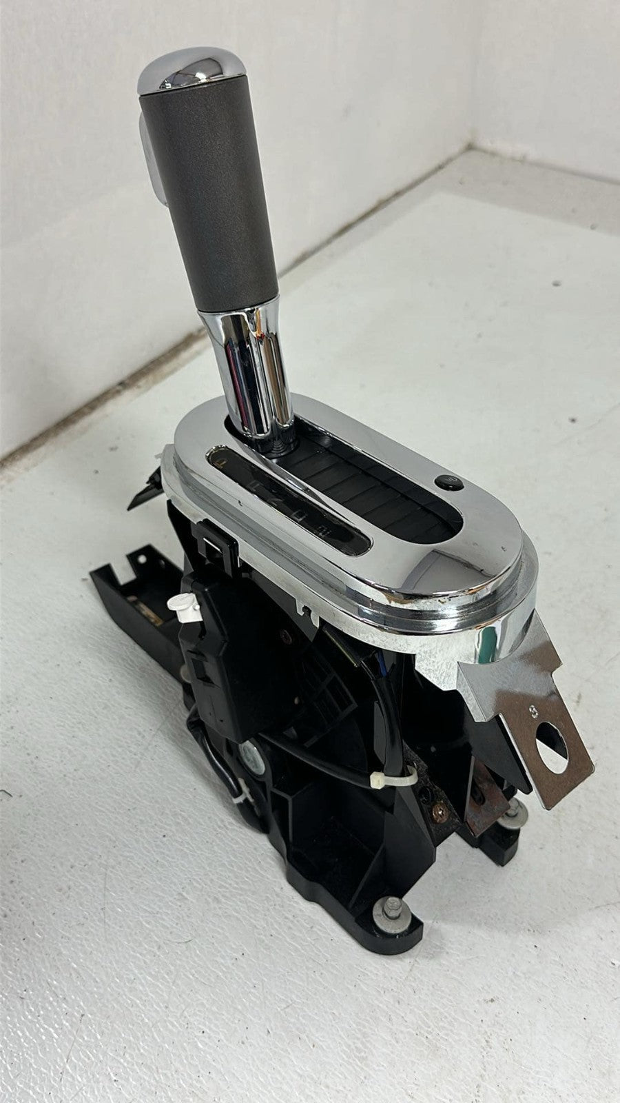 2004 - 2008 Ford F-150 Floor Shifter, Mint w/ Chrome Trim, Console Gear Knob