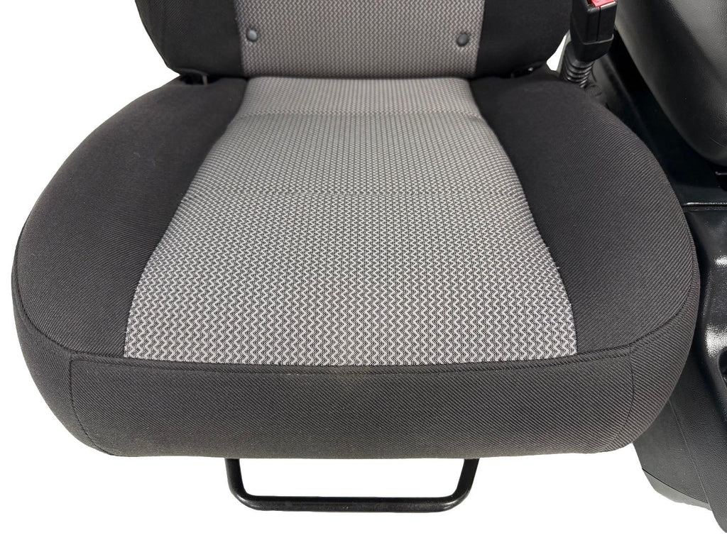 1998 - 2009 Ford Ranger Front Seats & Console, Black Gray Cloth , Extended Cab