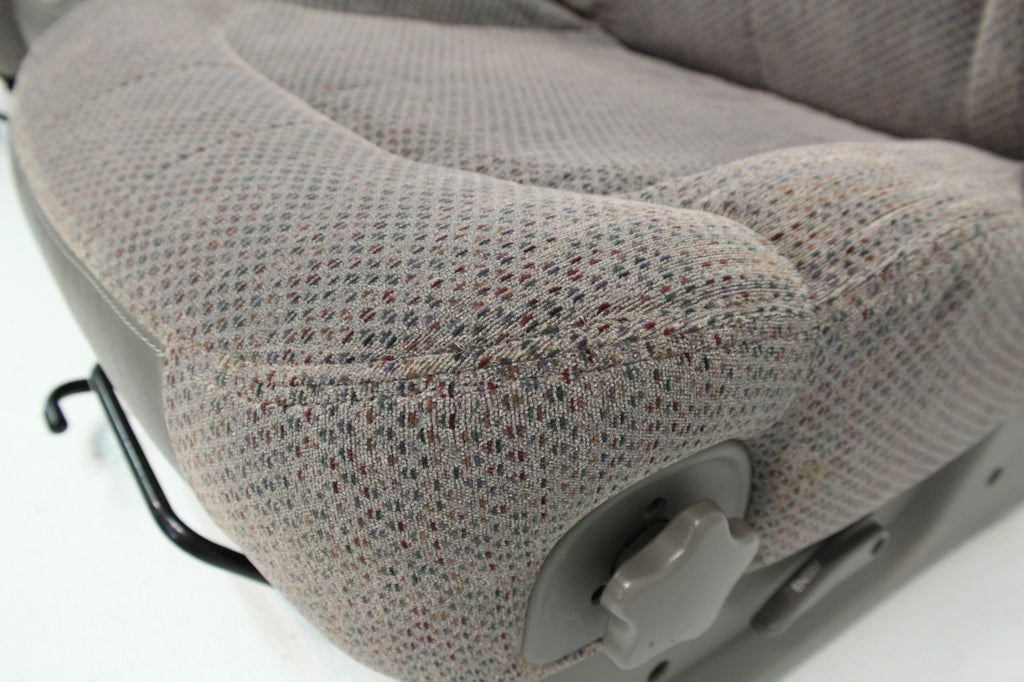 1999 - 2006 GM Sierra Silverado Front Seats, Manual Gray Cloth 40-20-40 w/ Entry