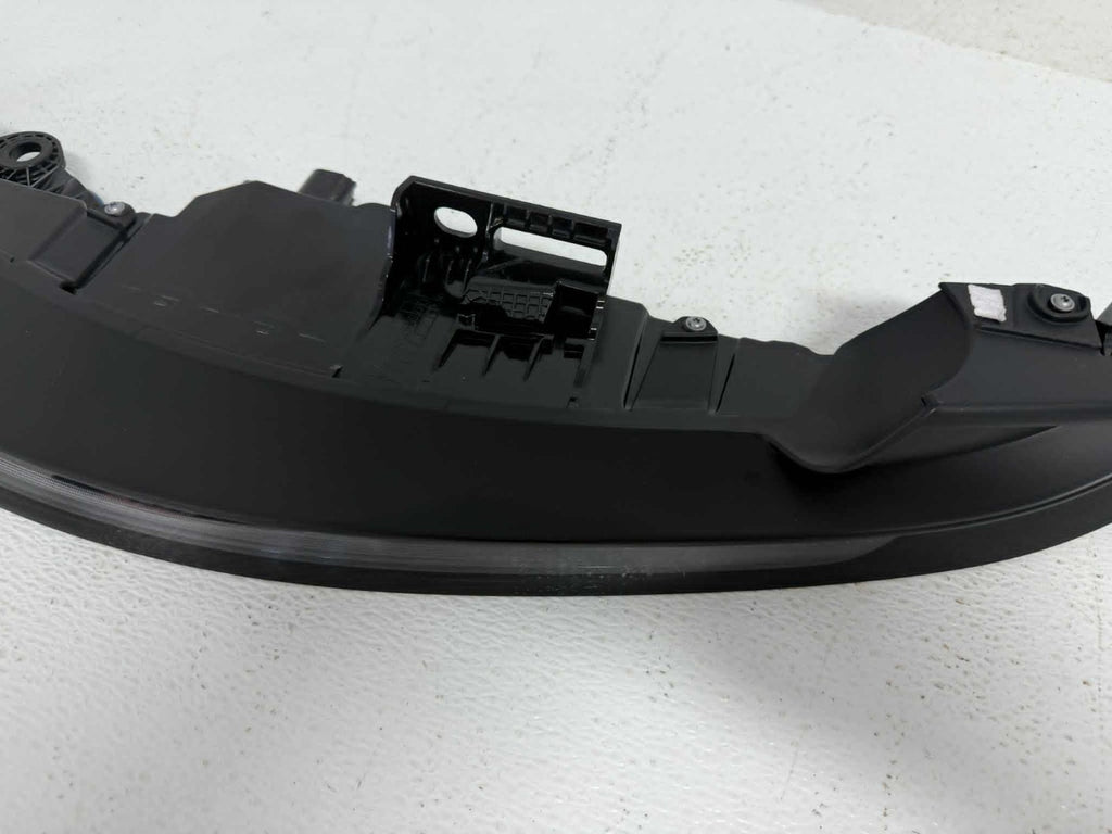 20-24 Porsche 911 992 Rear Right Passenger Side Tail Light Lamp OEM 992945208-AD