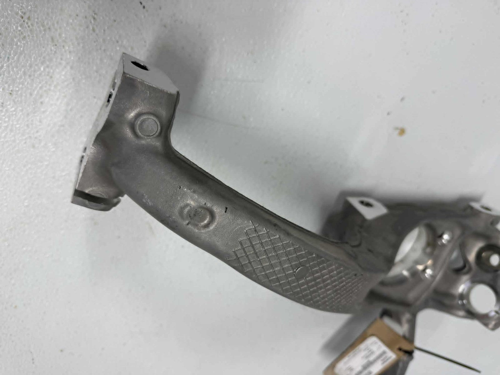 2015-2026 Porsche Macan Front Right Steering Knuckle OEM 95B407254F