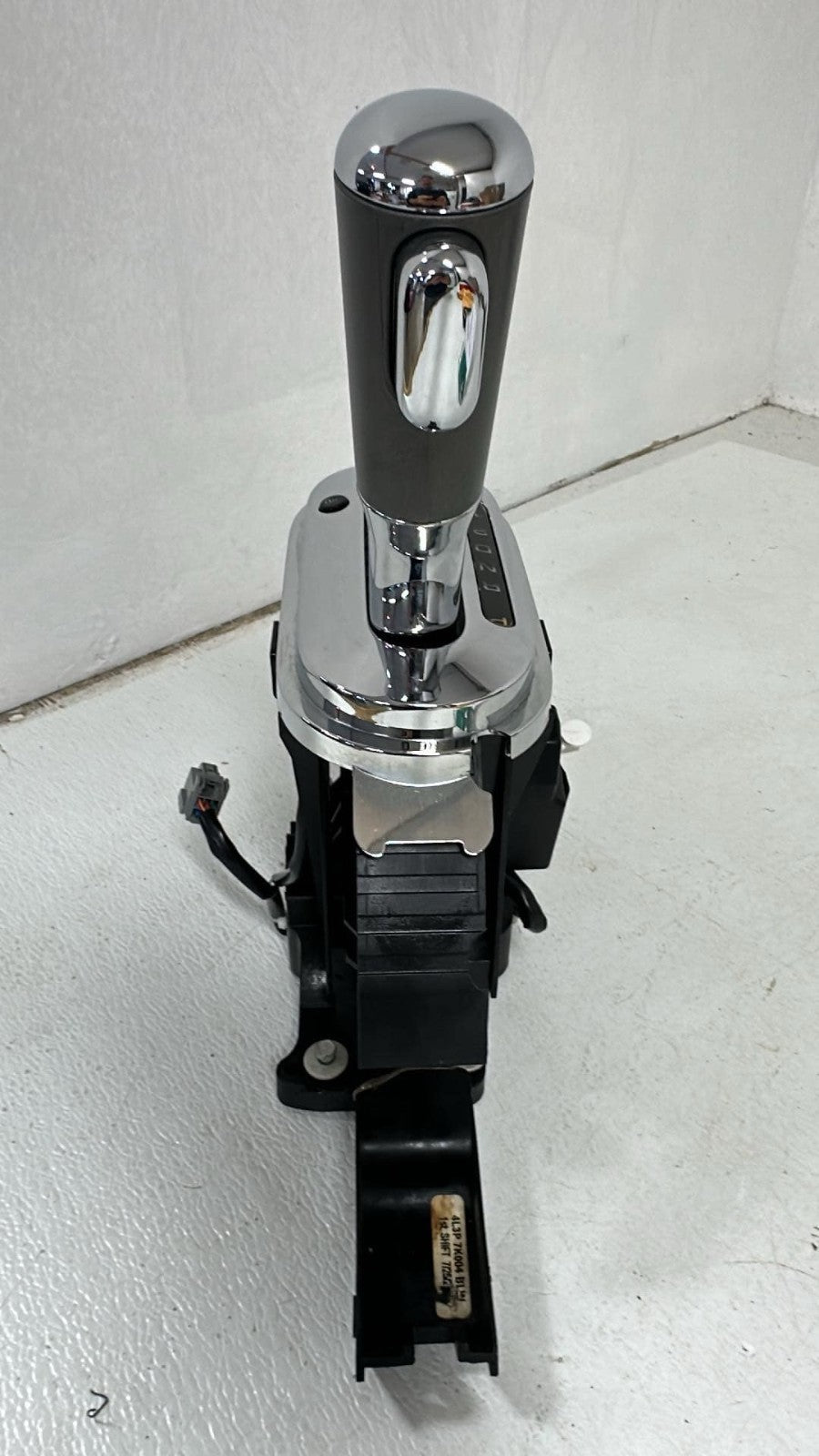 2004 - 2008 Ford F-150 Floor Shifter, Mint w/ Chrome Trim, Console Gear Knob