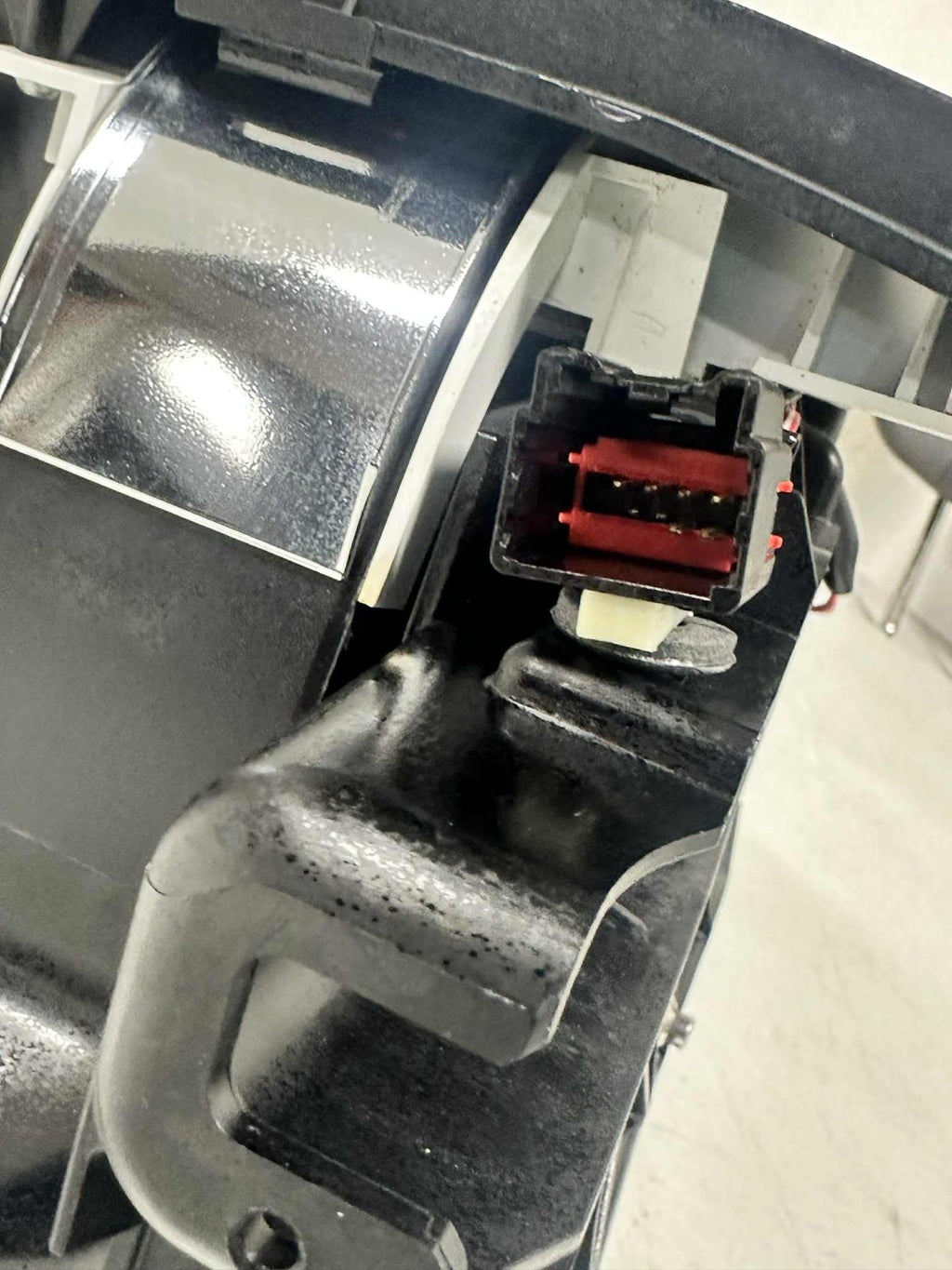 2009 - 2012 Dodge Ram Floor Shifter AT Transmission Console Mounted P52855896AA