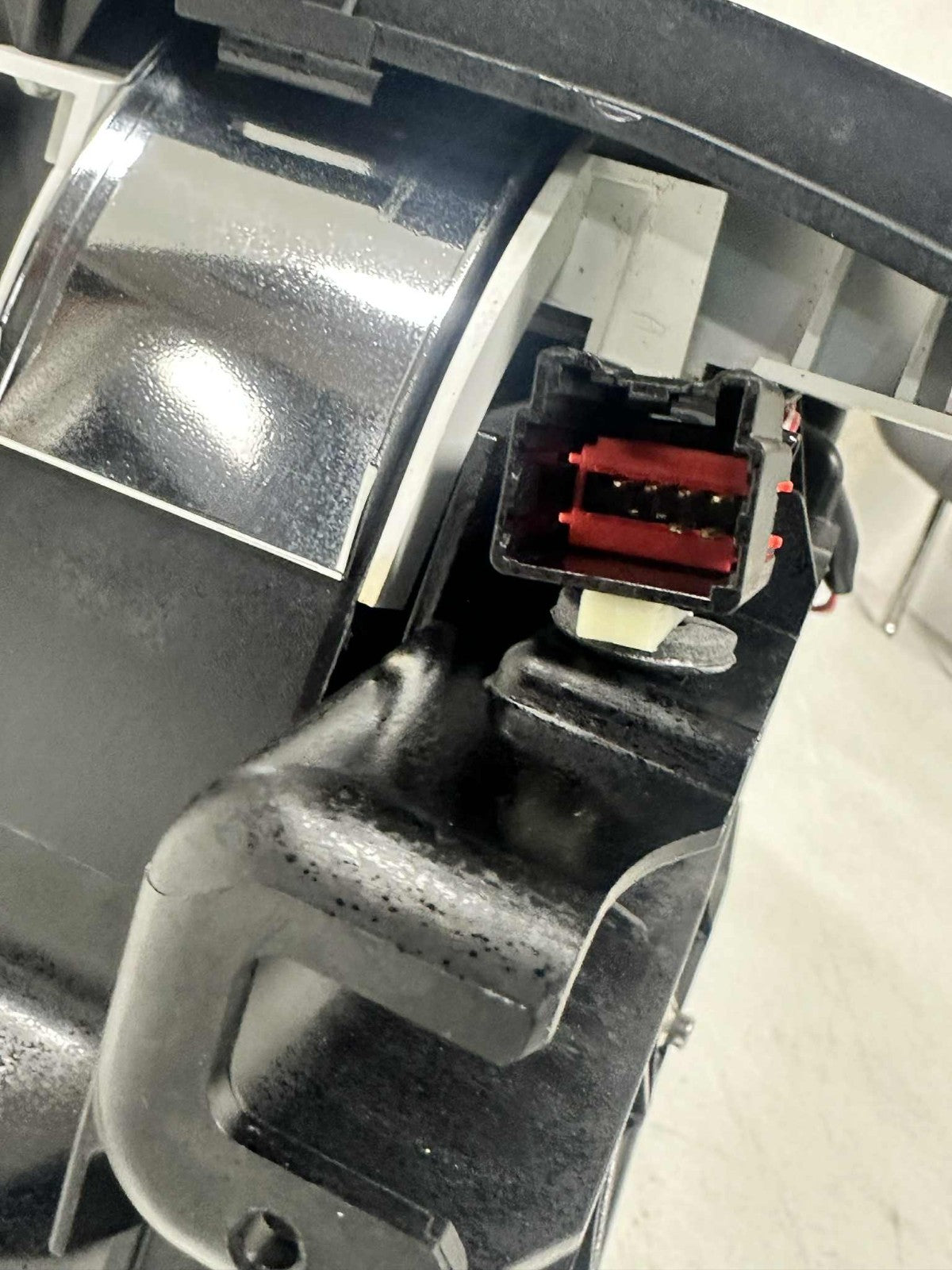 2009 - 2012 Dodge Ram Floor Shifter AT Transmission Console Mounted P52855896AA