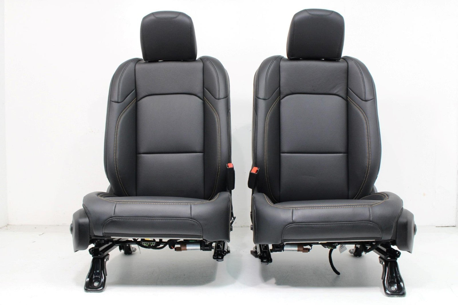 18-25 Jeep Wrangler JL Gladiator JT Heated Power Leather Seats Black NEW OEM