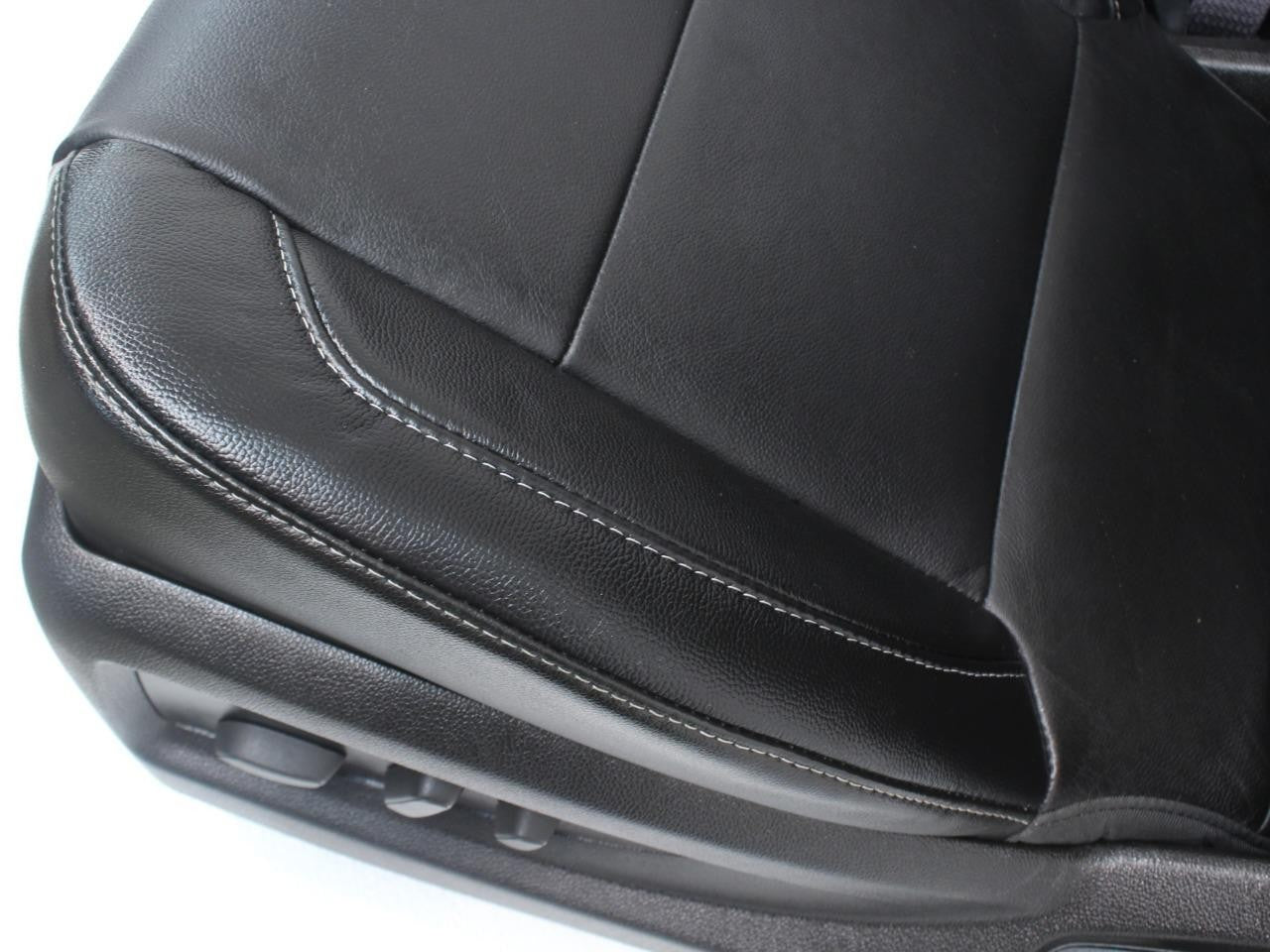 2014 - 2019 GM Sierra Silverado LT Front Seats, Power Black Leather, w/ Jumpseat