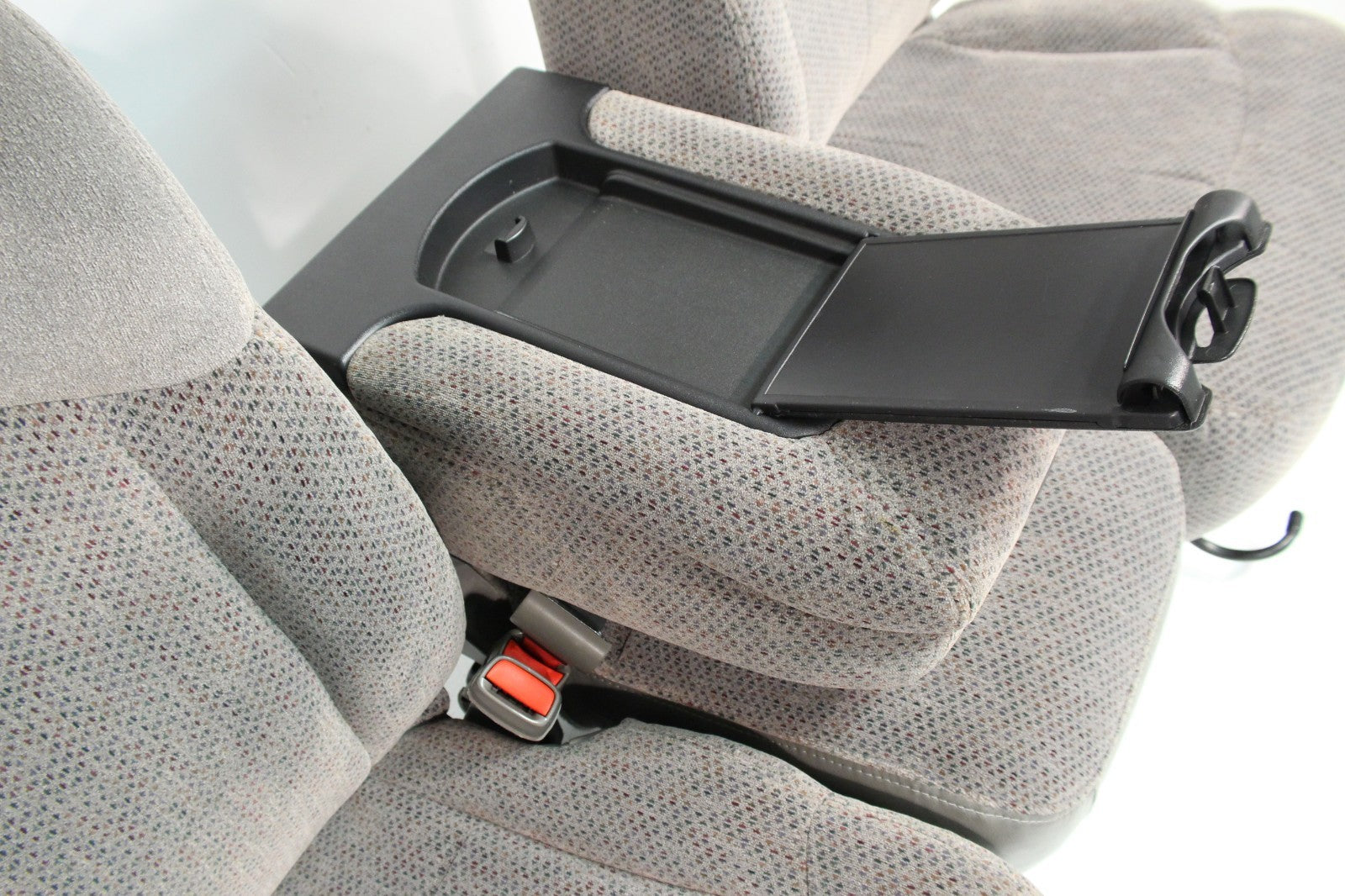 1999 - 2006 GM Sierra Silverado Front Seats, Manual Gray Cloth 40-20-40 w/ Entry
