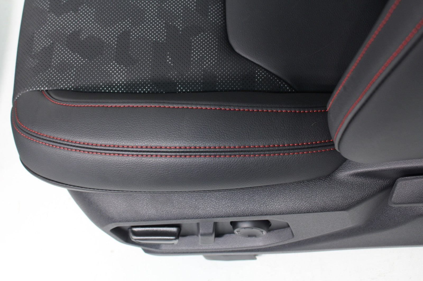 2024 - 2025 Toyota Tacoma TRD Pro IsoDynamic Performance Front Seats Black
