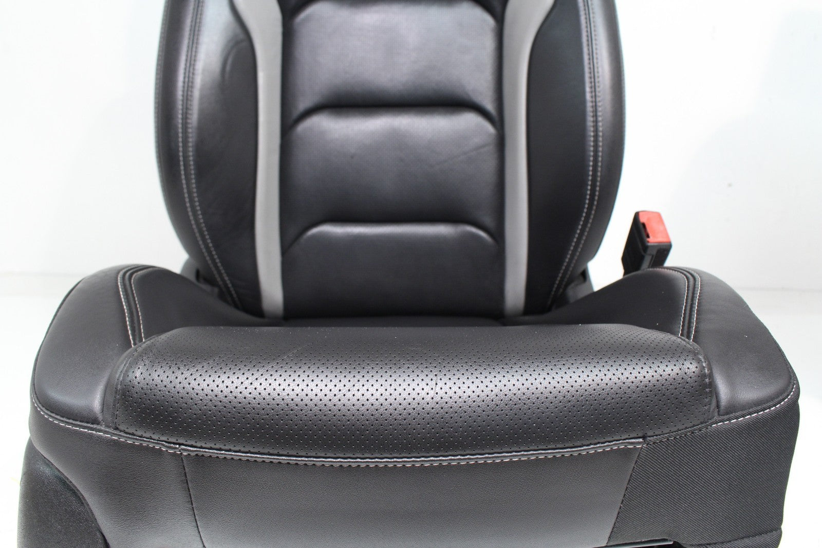 2016 - 2024 Camaro Front Seats, 2LT Black Leather Heated Ventilated Powered