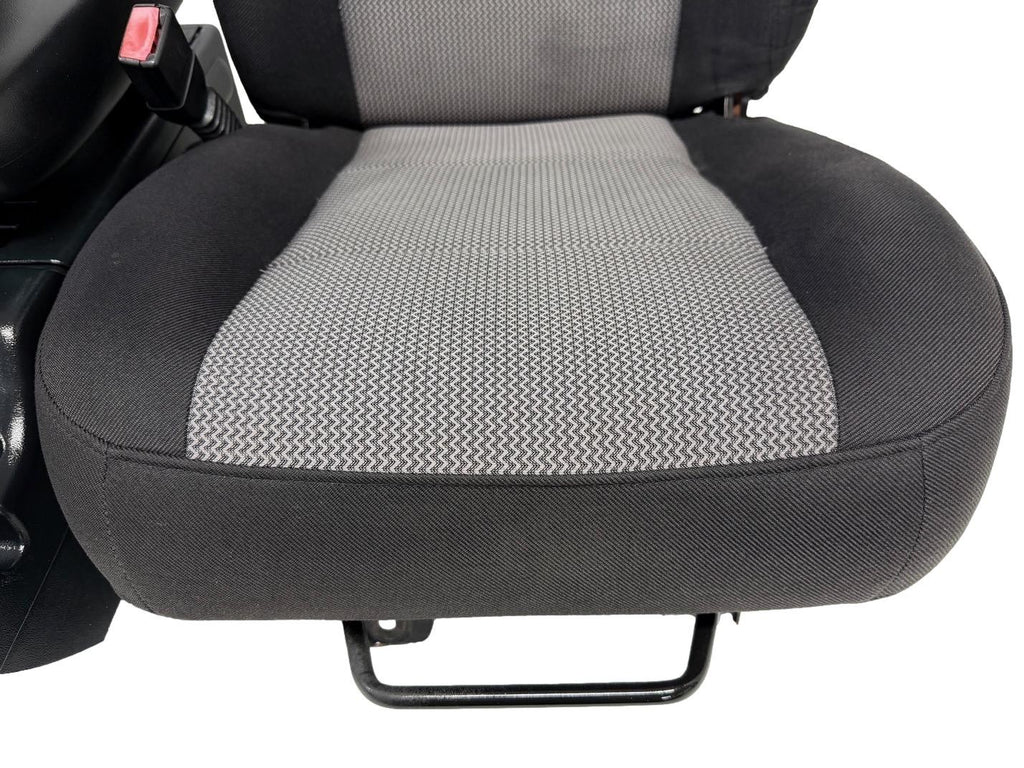 1998 - 2009 Ford Ranger Front Seats & Console, Black Gray Cloth , Extended Cab