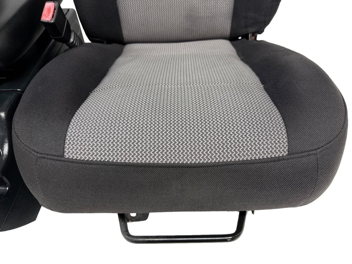 1998 - 2009 Ford Ranger Front Seats & Console, Black Gray Cloth , Extended Cab