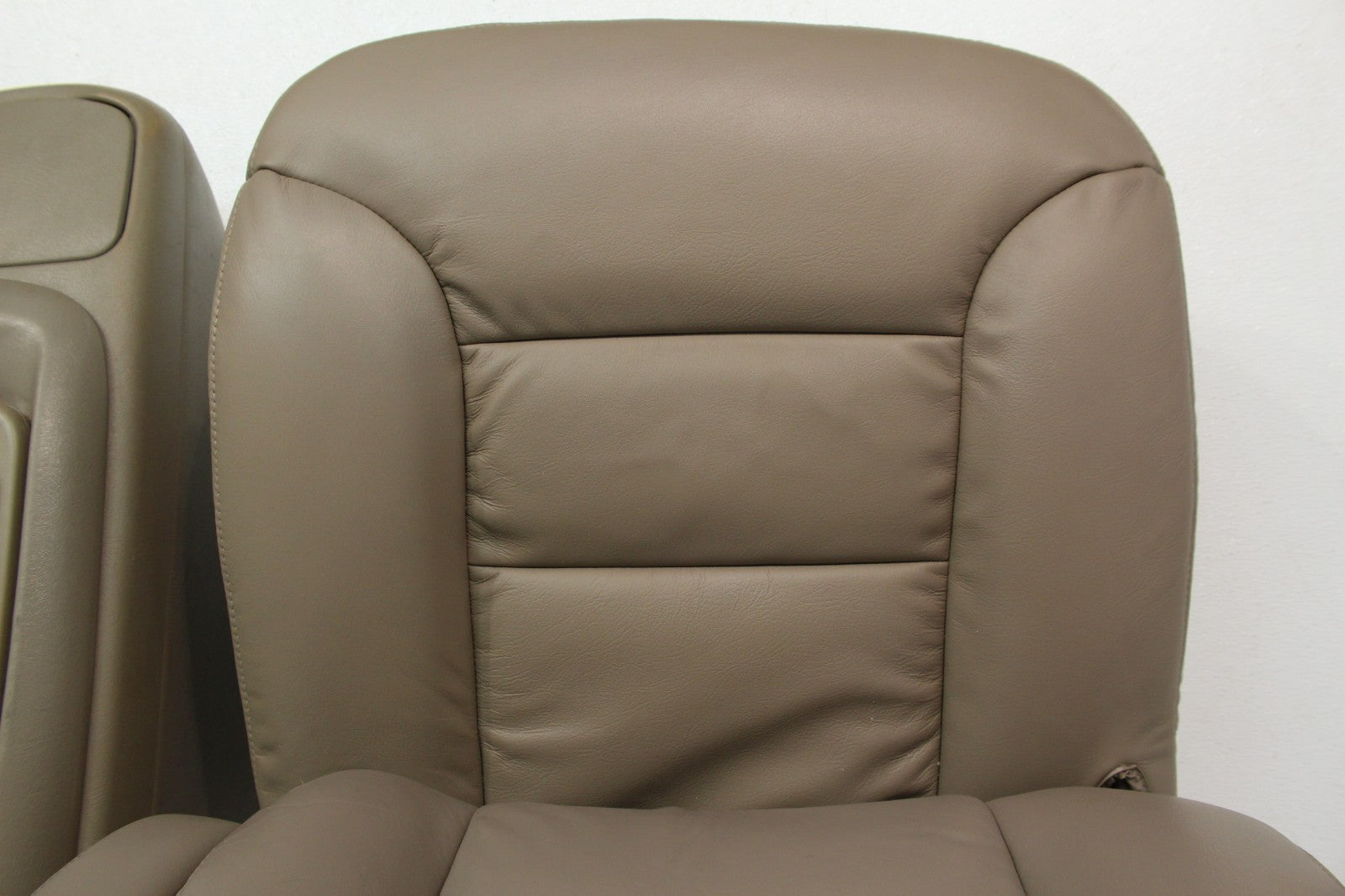 1995-2000 GMC Sierra Chevy Silverado Seats Set, Neutral Tan Leather Extended Cab