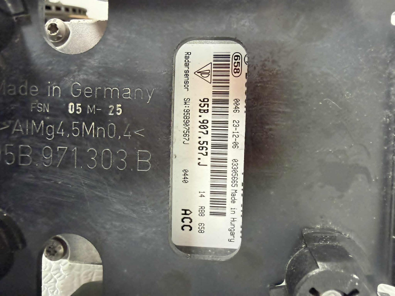 2022-2026 Porsche Macan ACC Cruise Control Radar Sensor Unit OEM 95B907567J