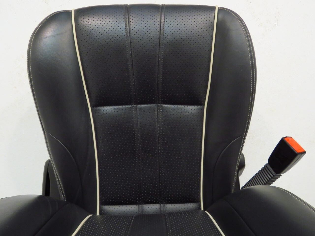 2010 - 2015 Jaguar XJ-L (X351) Black Leather Heated & Powered Front Seats
