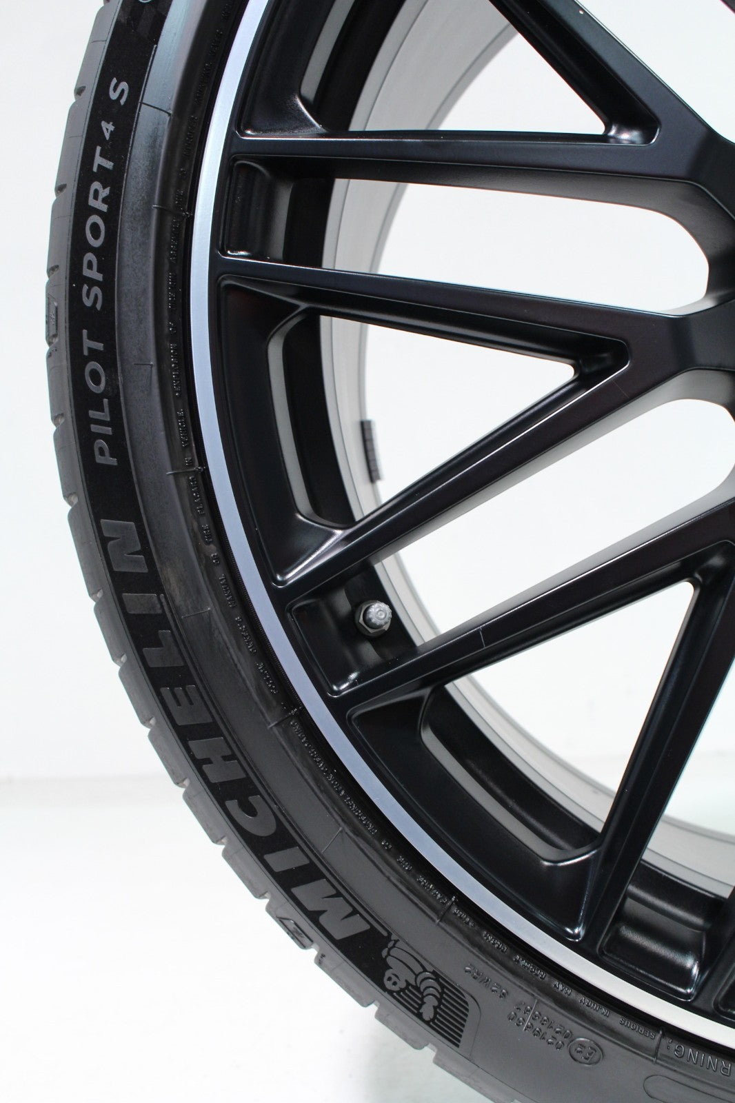 22 - 25 Mercedes SL63 AMG 21" Forged 10-Spoke Wheels Tires Michelin PS4S OEM Set