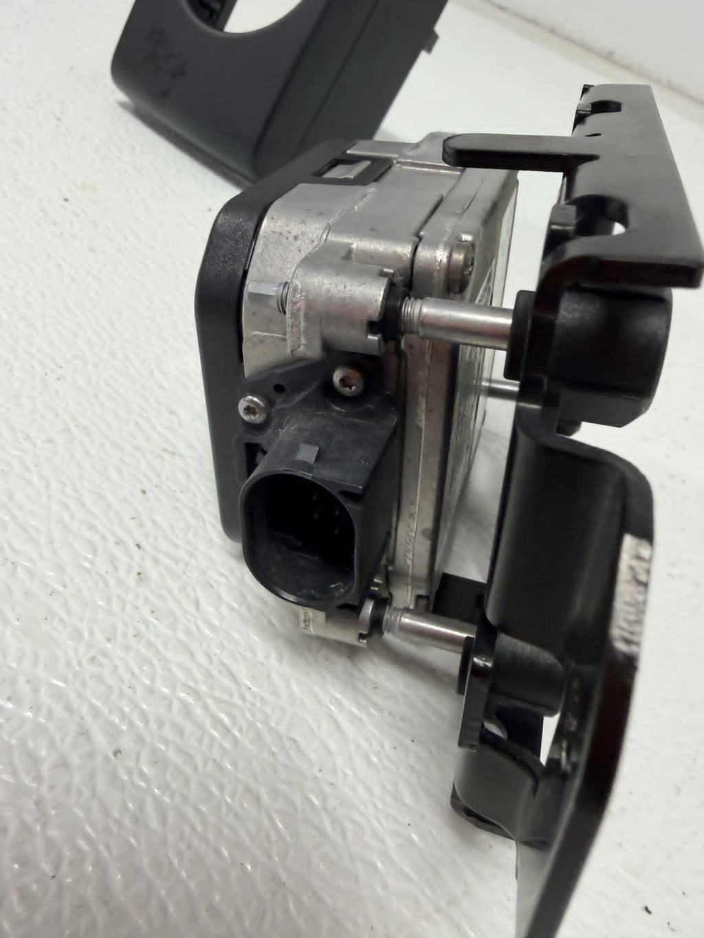 2022-2026 Porsche Macan ACC Cruise Control Radar Sensor Unit OEM 95B907567J