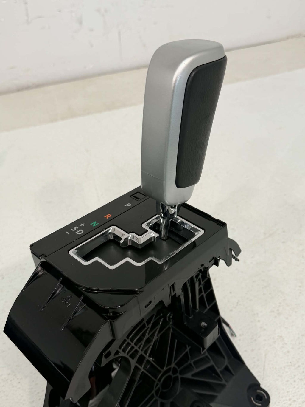 2016-2021 Toyota Tundra Floor Shifter Gear Selector with Shifter Knob Genuine OE