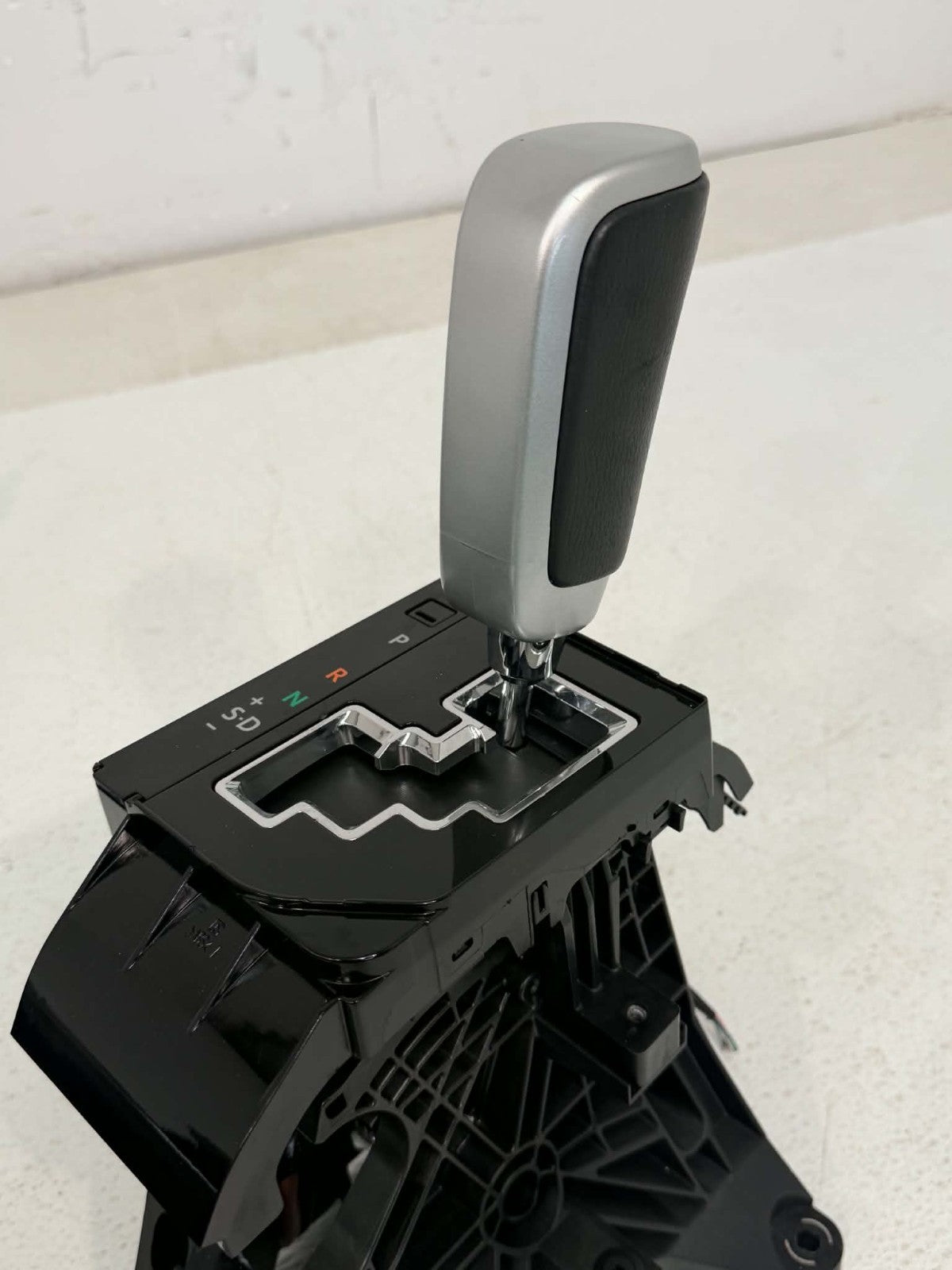 2016-2021 Toyota Tundra Floor Shifter Gear Selector with Shifter Knob Genuine OE