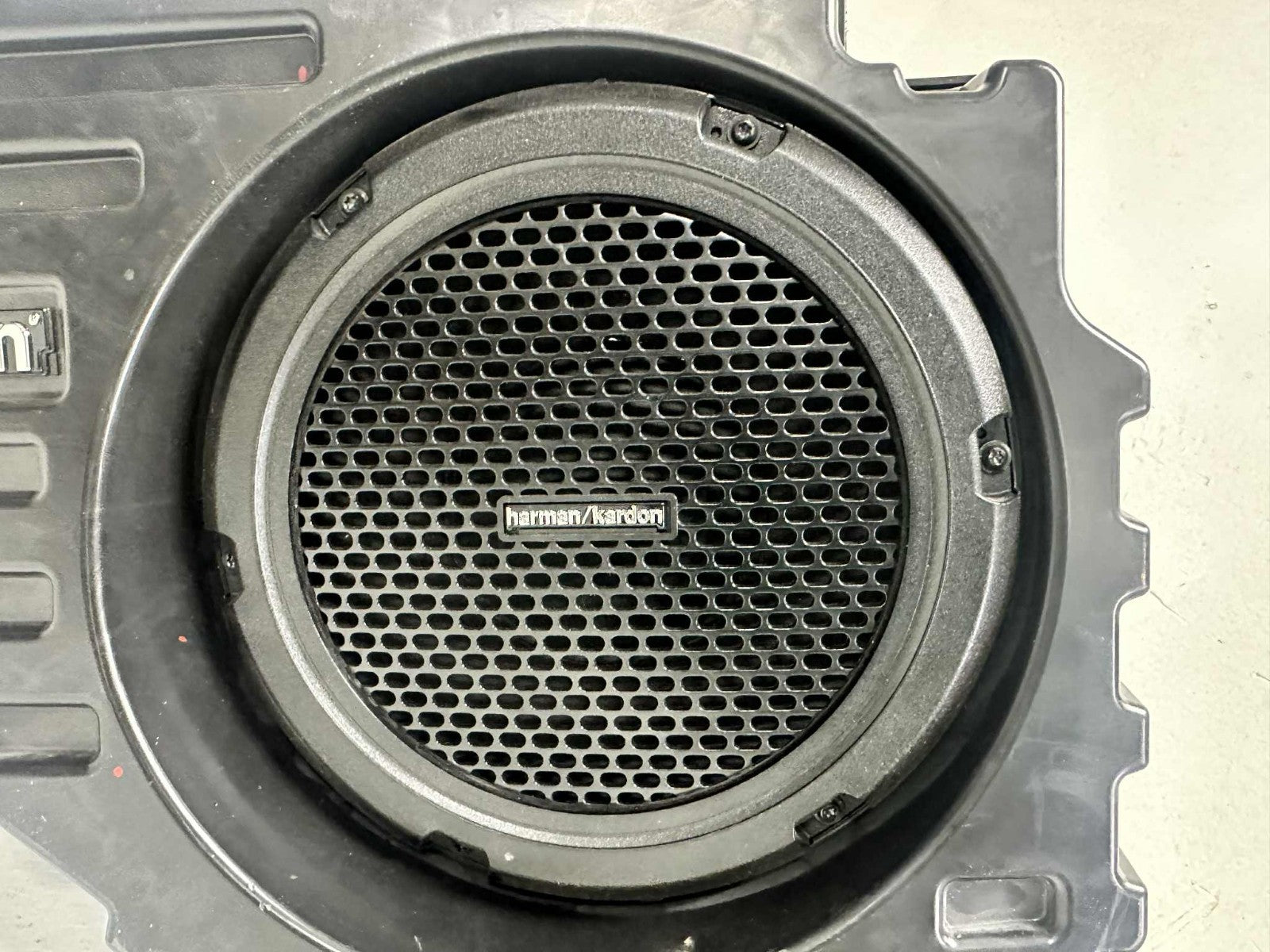 2014 - 2020 Grand Cherokee Rear Harman Kardon Subwoofer Sub Speaker OEM Factory