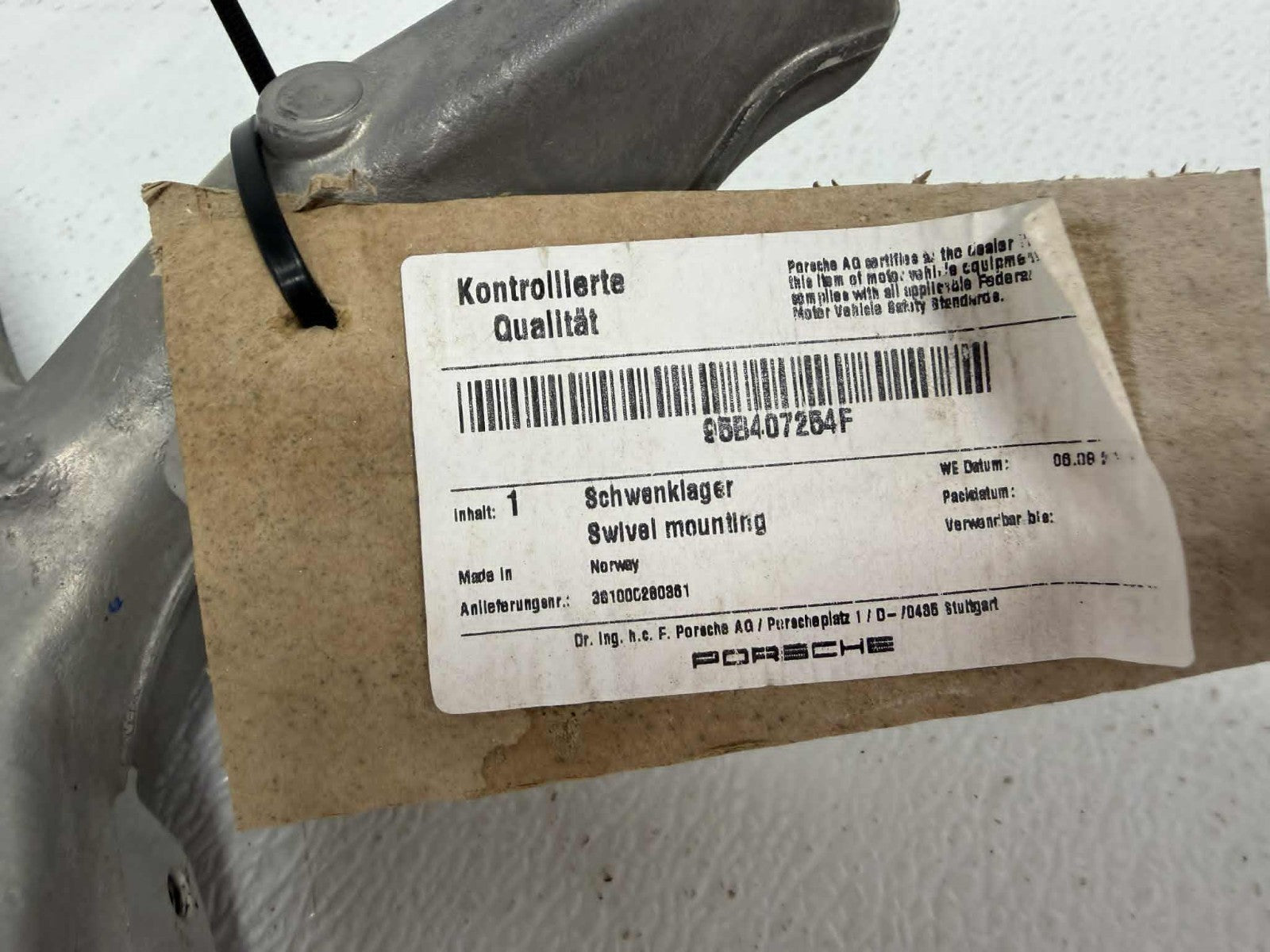 2015-2026 Porsche Macan Front Right Steering Knuckle OEM 95B407254F