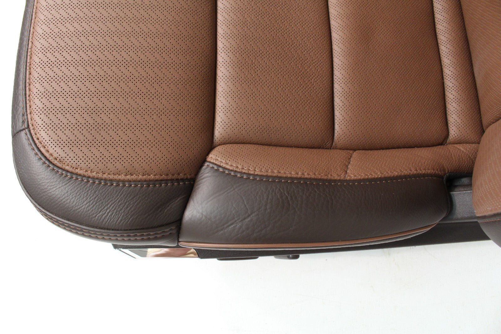 2017-2025 Ford F-Series Super Duty F-150 King Ranch Max Recline Seats