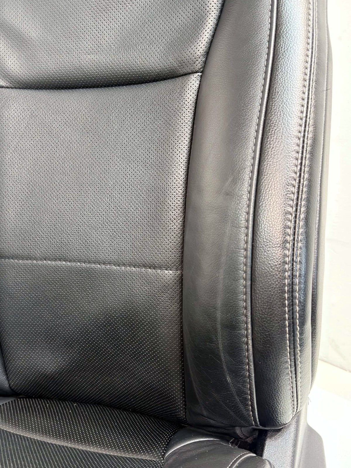 2017-2022 Ford Super Duty Lariat Front Seats, Black Leather Heat Ventilated
