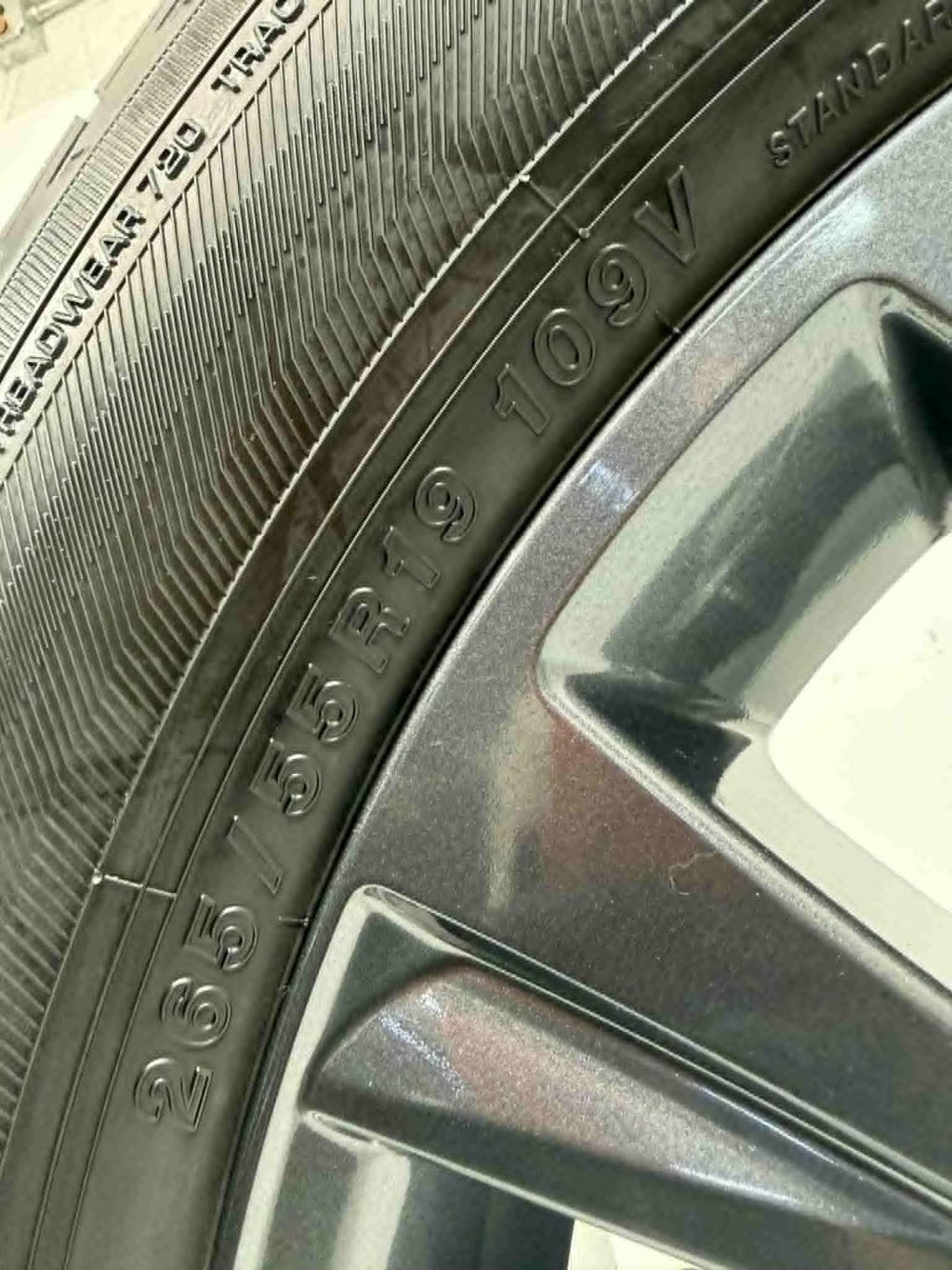 19" Lexus GX460 OEM Wheels Set 4 Dark Gray Sport Design Yokohama Tires 265/55R19