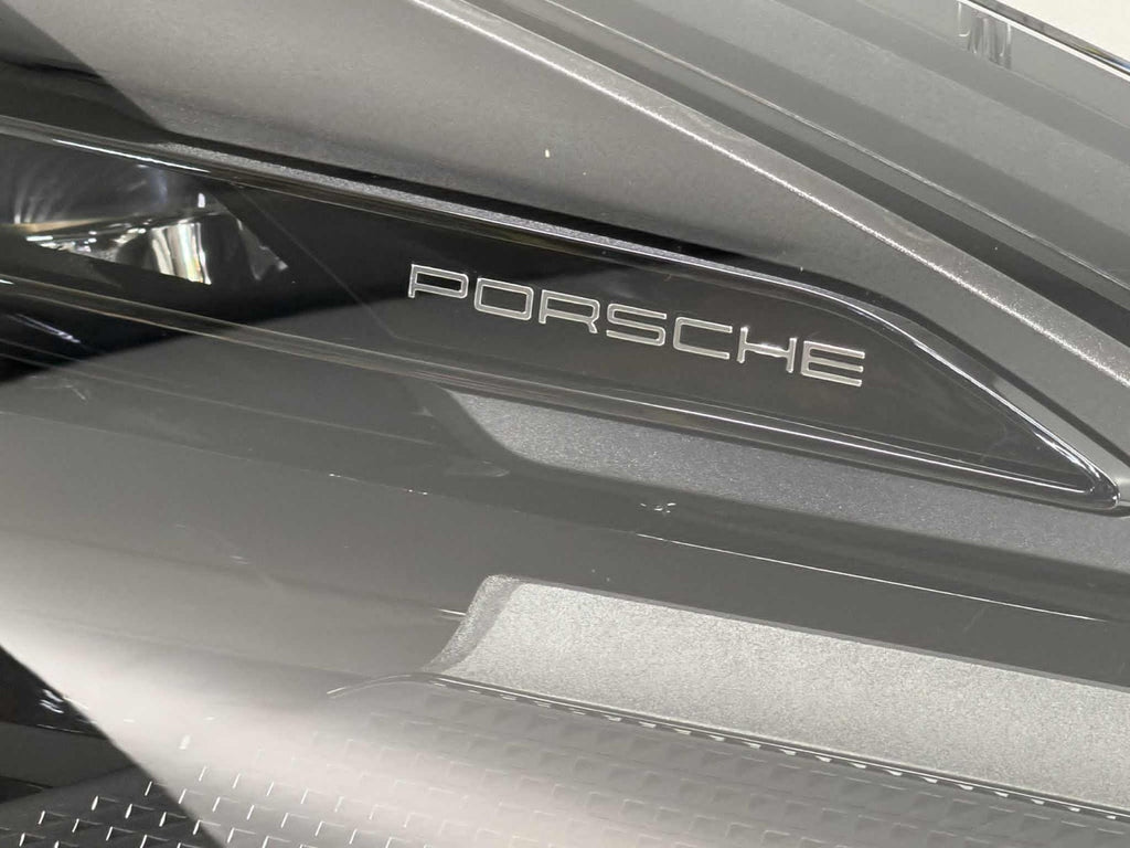 2022 - 2026 Porsche Macan PDLS Adaptive Headlight RH Passenger 95B941078S