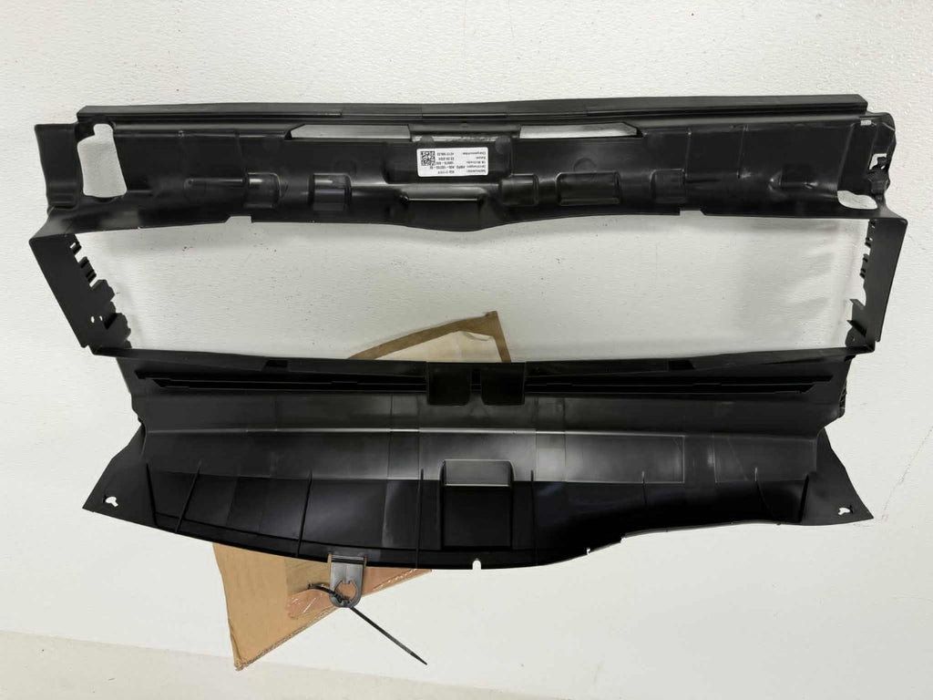 2015-2026 Porsche Macan Rear Radiator Support Air Duct Guide OEM 95B121707F