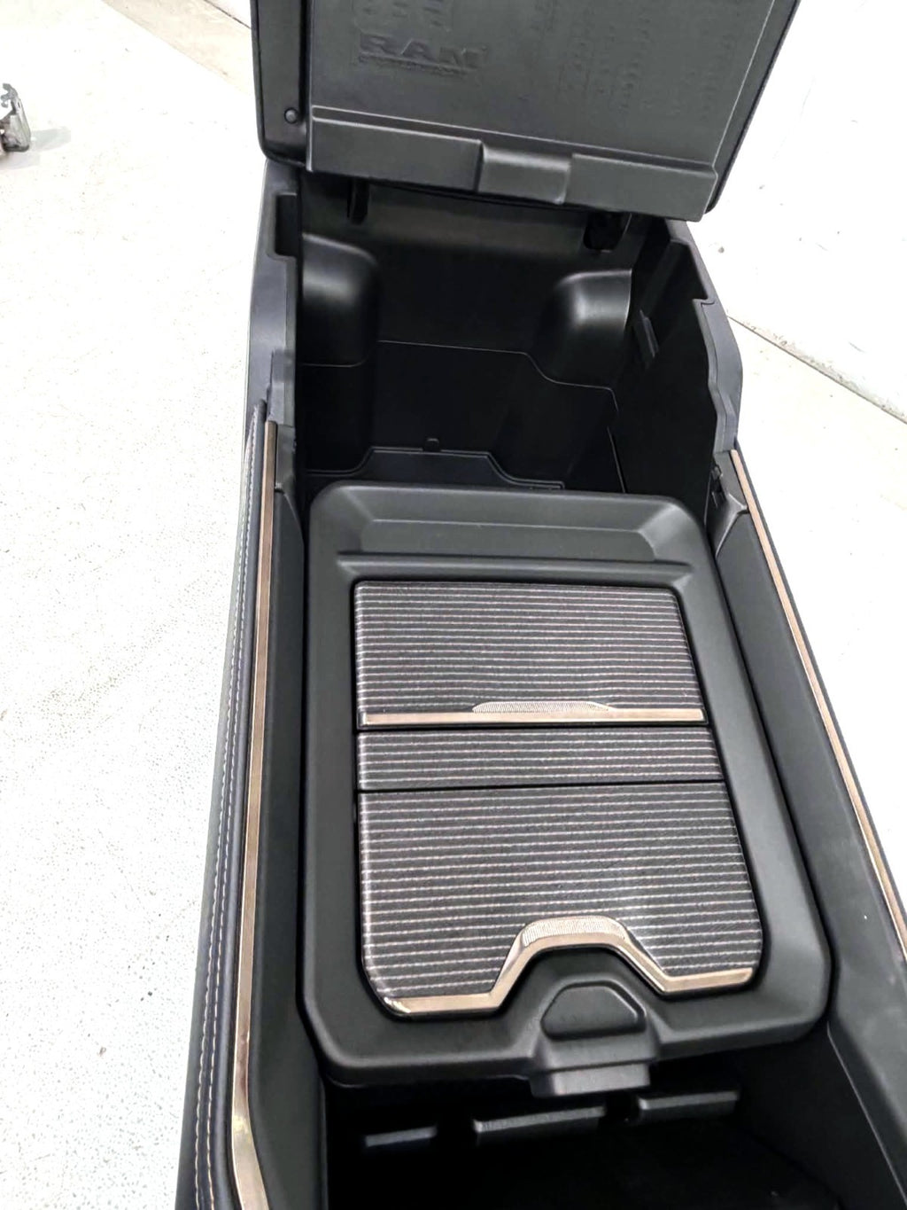 2019 - 2026 DT Ram 1500 Center Console Black Leather LIMITED w/ Wireless Charger