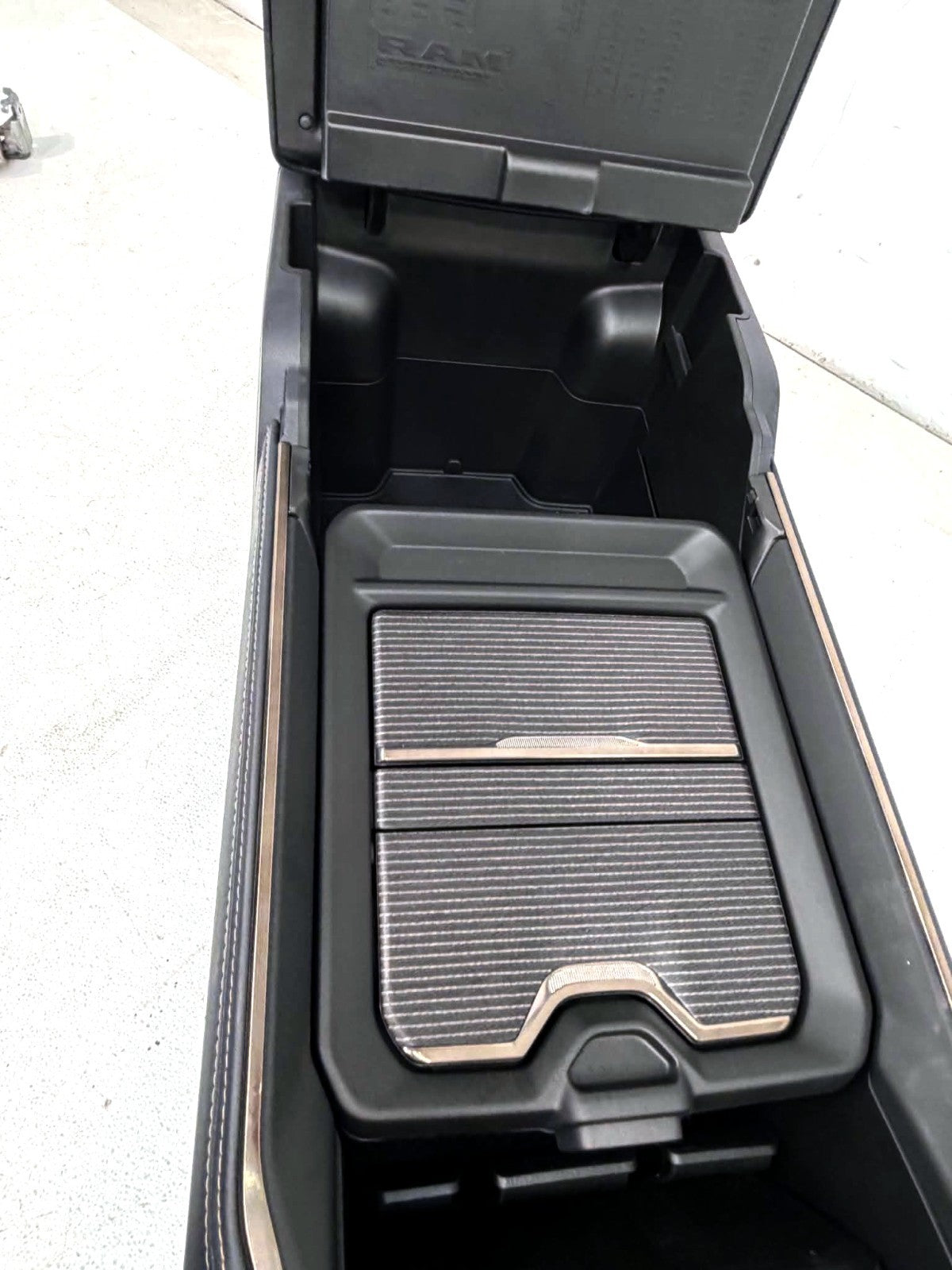 2019 - 2026 DT Ram 1500 Center Console Black Leather LIMITED w/ Wireless Charger