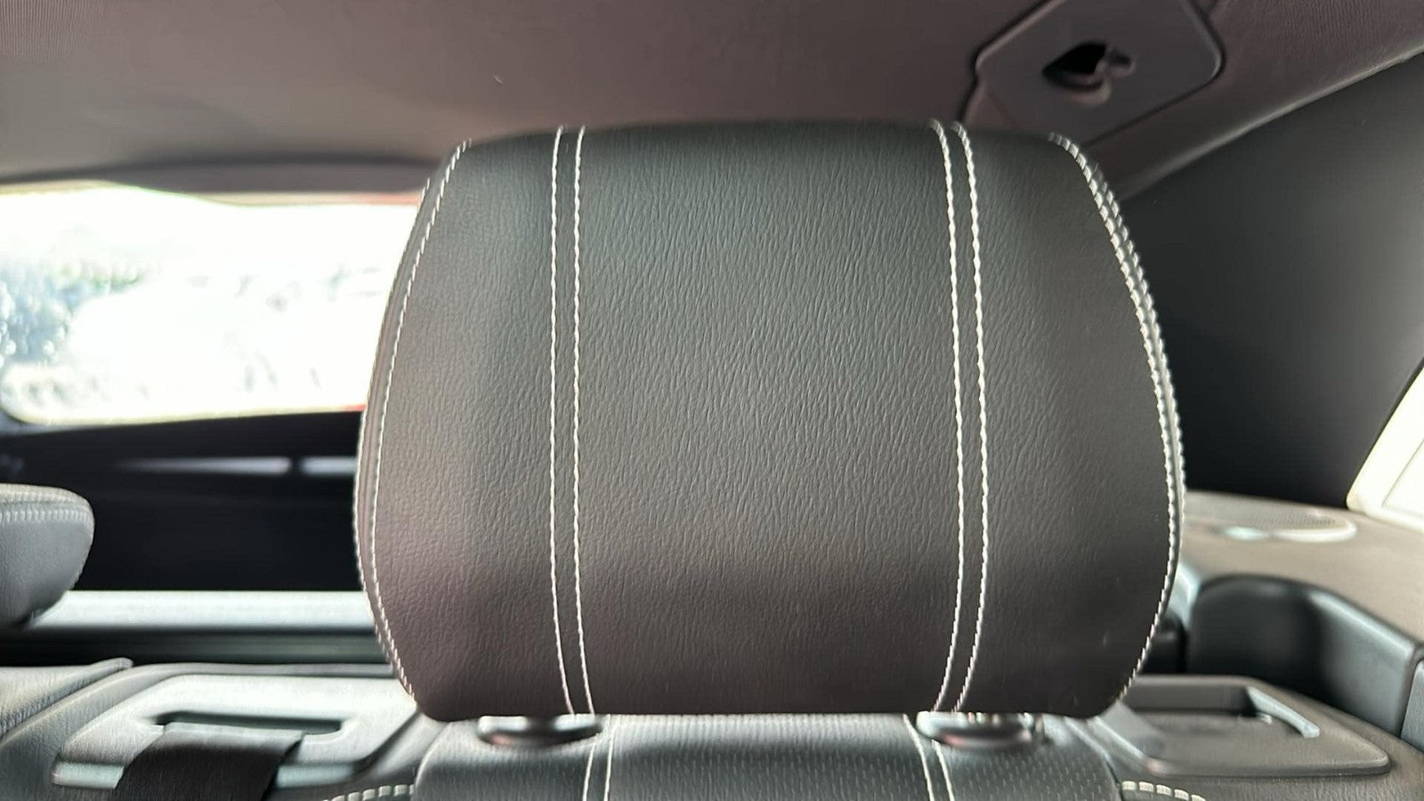 2018-2023 Range Rover Velar Rear Headrest Set, Outer & Inner, Ebony Leather L560