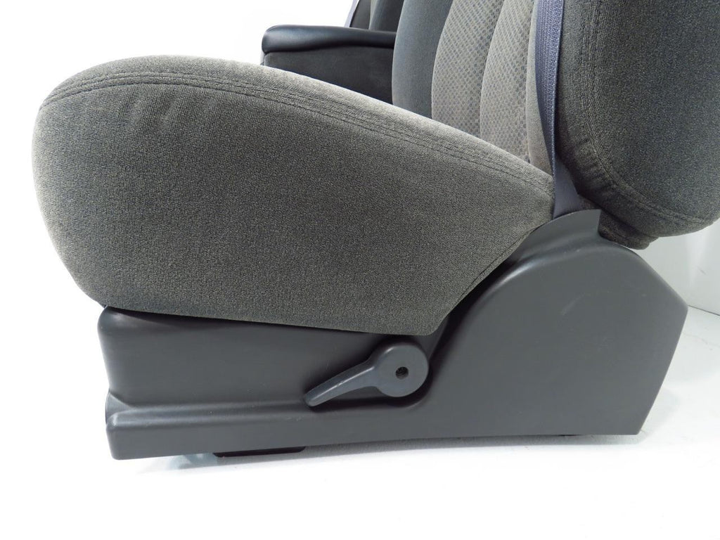 1999 - 2006 GM Sierra Silverado Front Seats Set, Manual Dark Gray Cloth 40-20-40