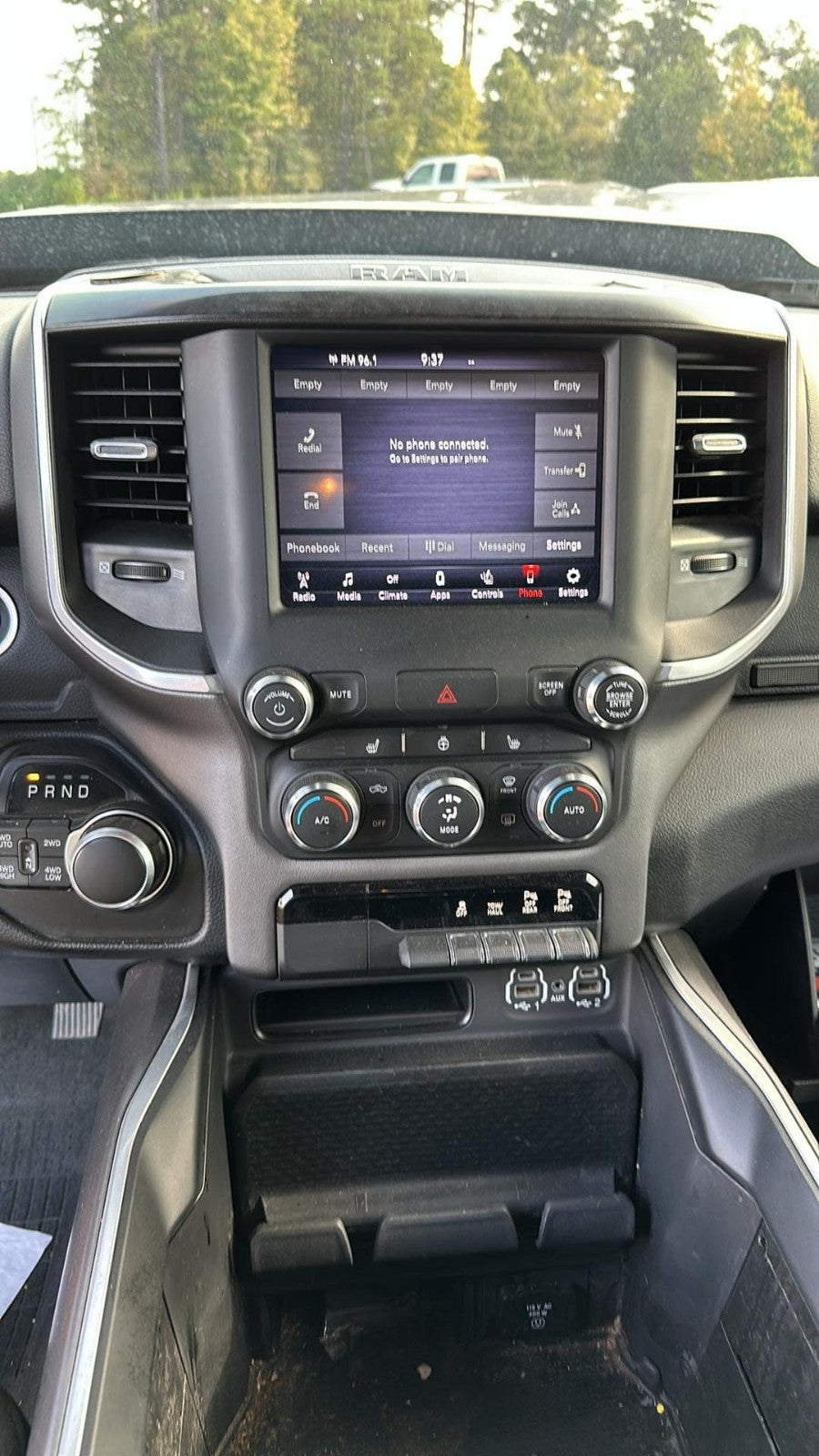 2019 - 2024 Dodge Ram 1500 Radio & Bezel OEM 8.4" Touch Display Screen