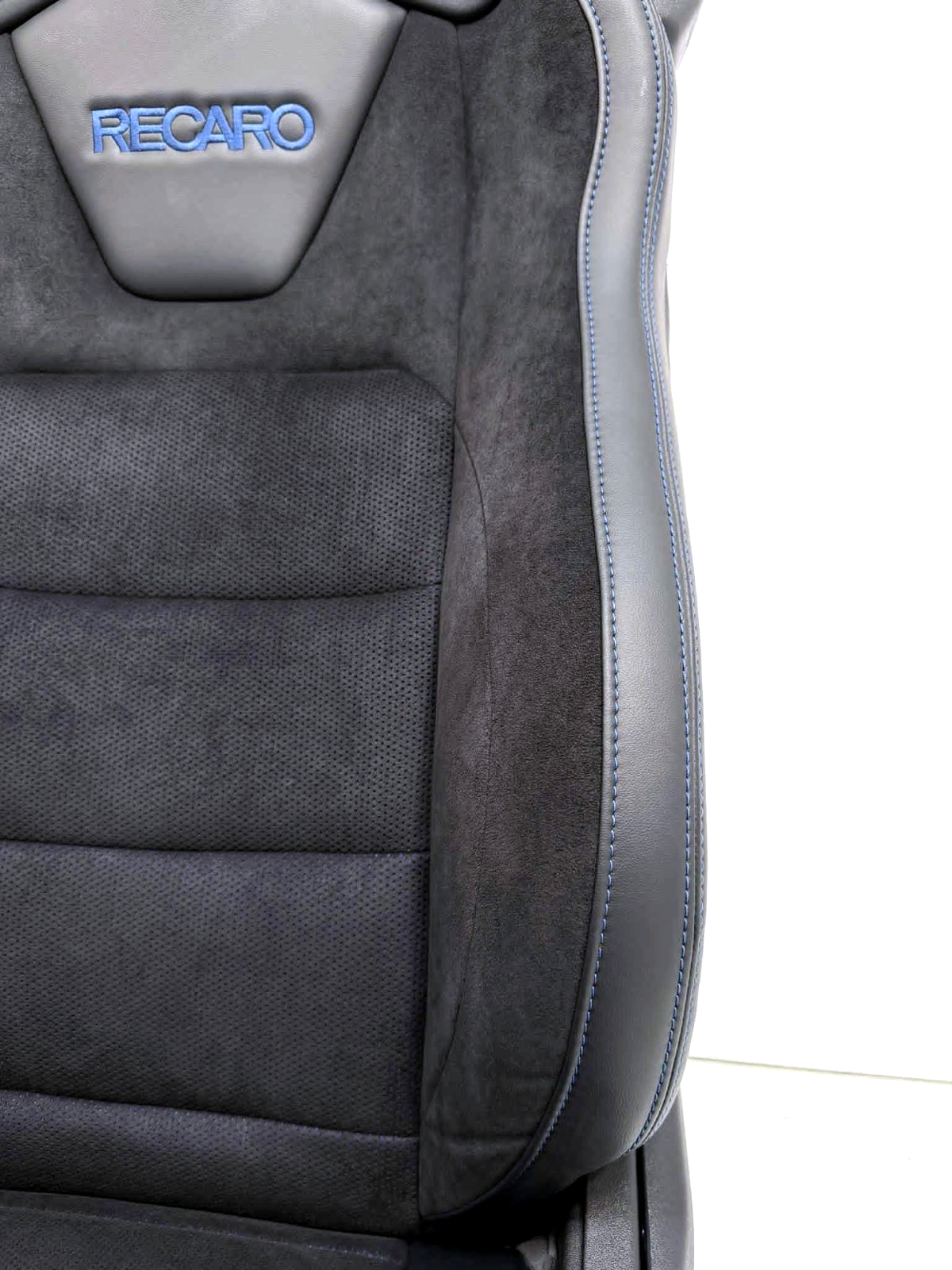 2015 - 2026 Ford Mustang Dark Horse RECARO Seats, Dinamica Black Suede & Indigo
