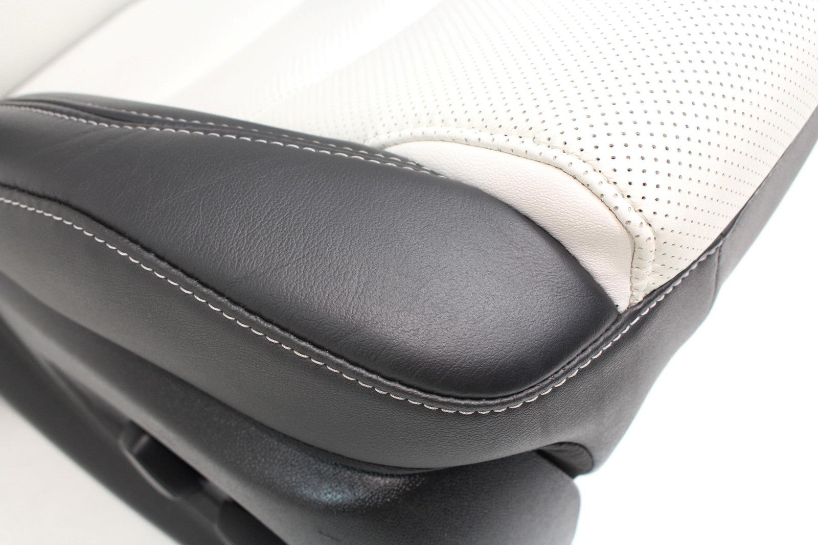 Chevy Camaro Seats SS WHITE 2024 2023 2022 2021 2020 2019 2018 2017 2016